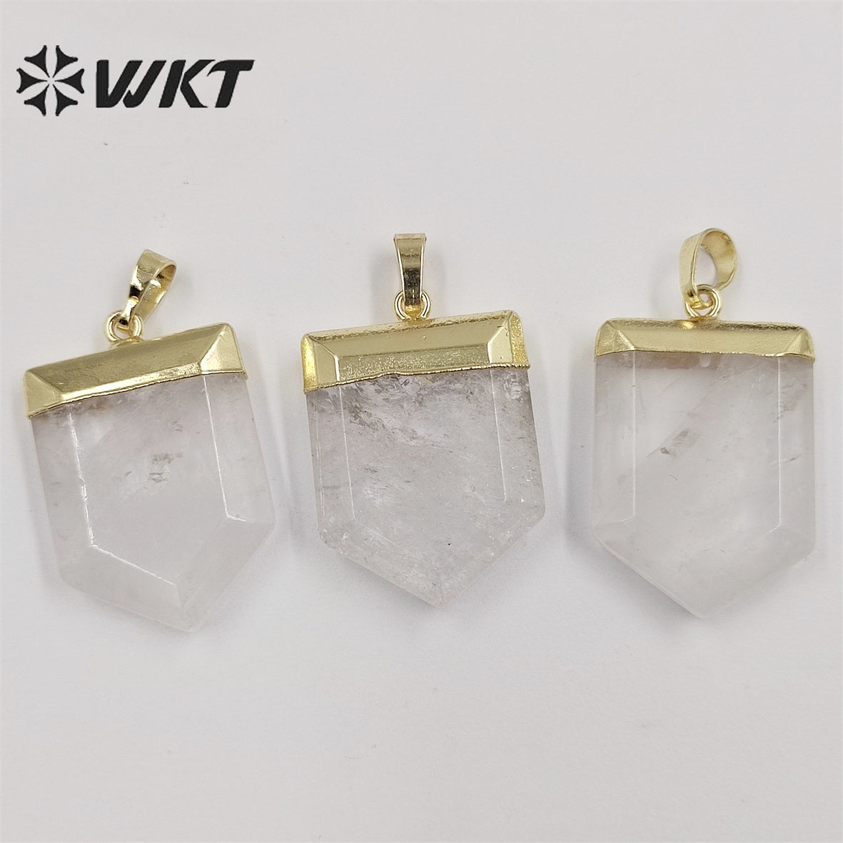WT-P1829 Women Spirit Healing Crystal Stone Quartz Point Pendant Simple Faceted Spike Shape Crystal Pendant with Resist Tarnish
