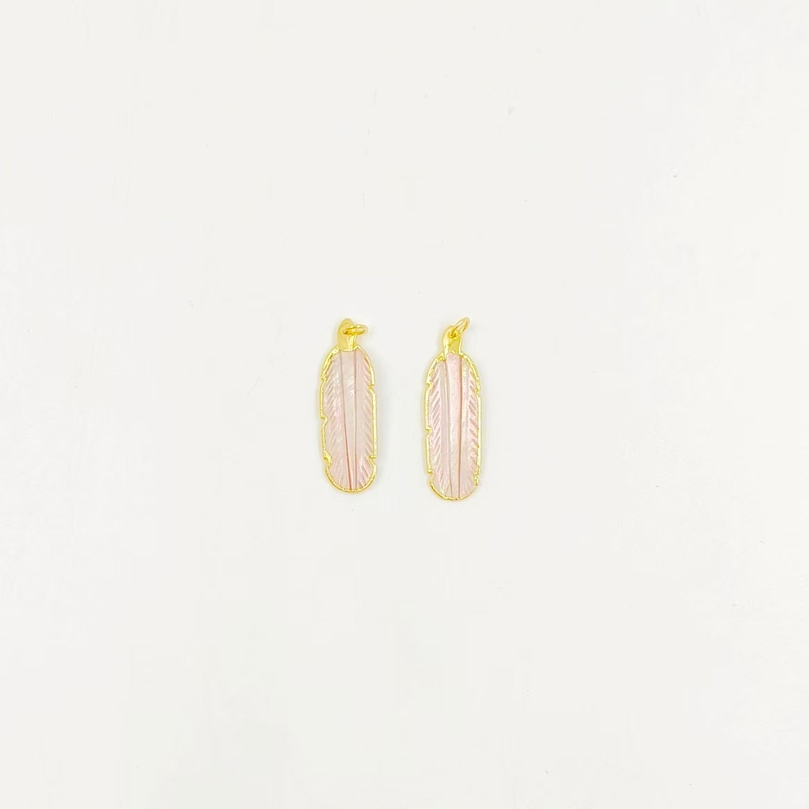 WT-P1242 WKT Wholesale New Coming Fashion Abalone Shell Pendant Feather Shape Gorgeous Shell Pendant