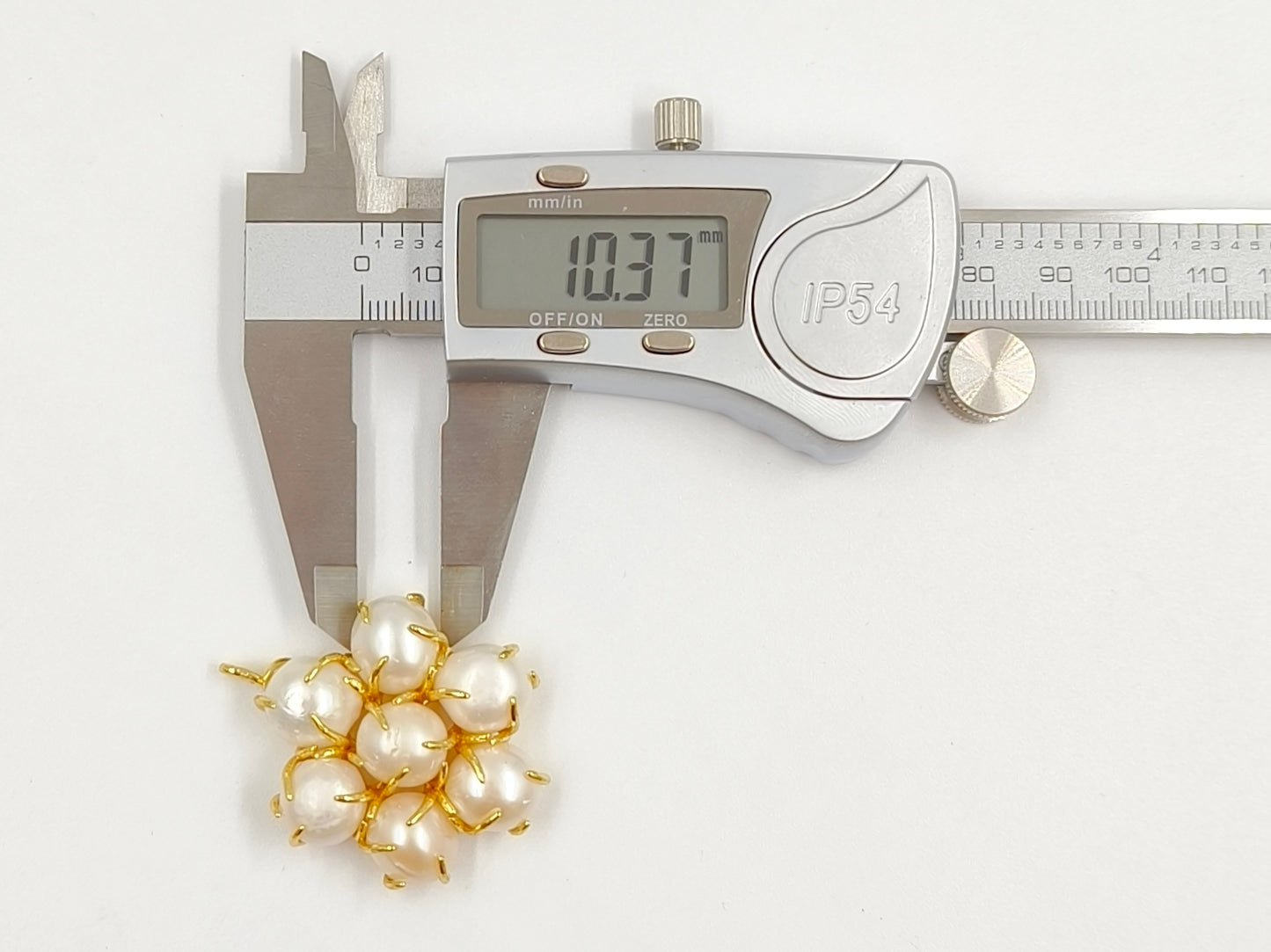 WT-JP489 Beautiful 18K Gold Plated Natural Freshwater Pearls Decorated Flower Shape Pendant For Female Necklaces Making