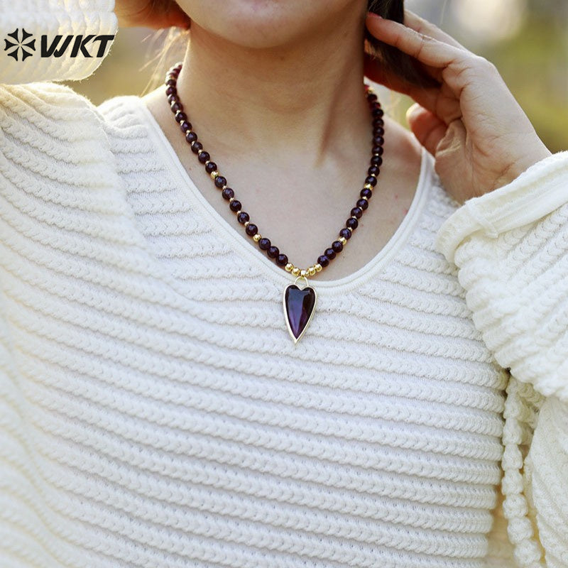 WT-N1487 High Quality Unique Design Hand Strand Round Stone Beads Necklace With Long Heart Pendant in 18 Inch Long