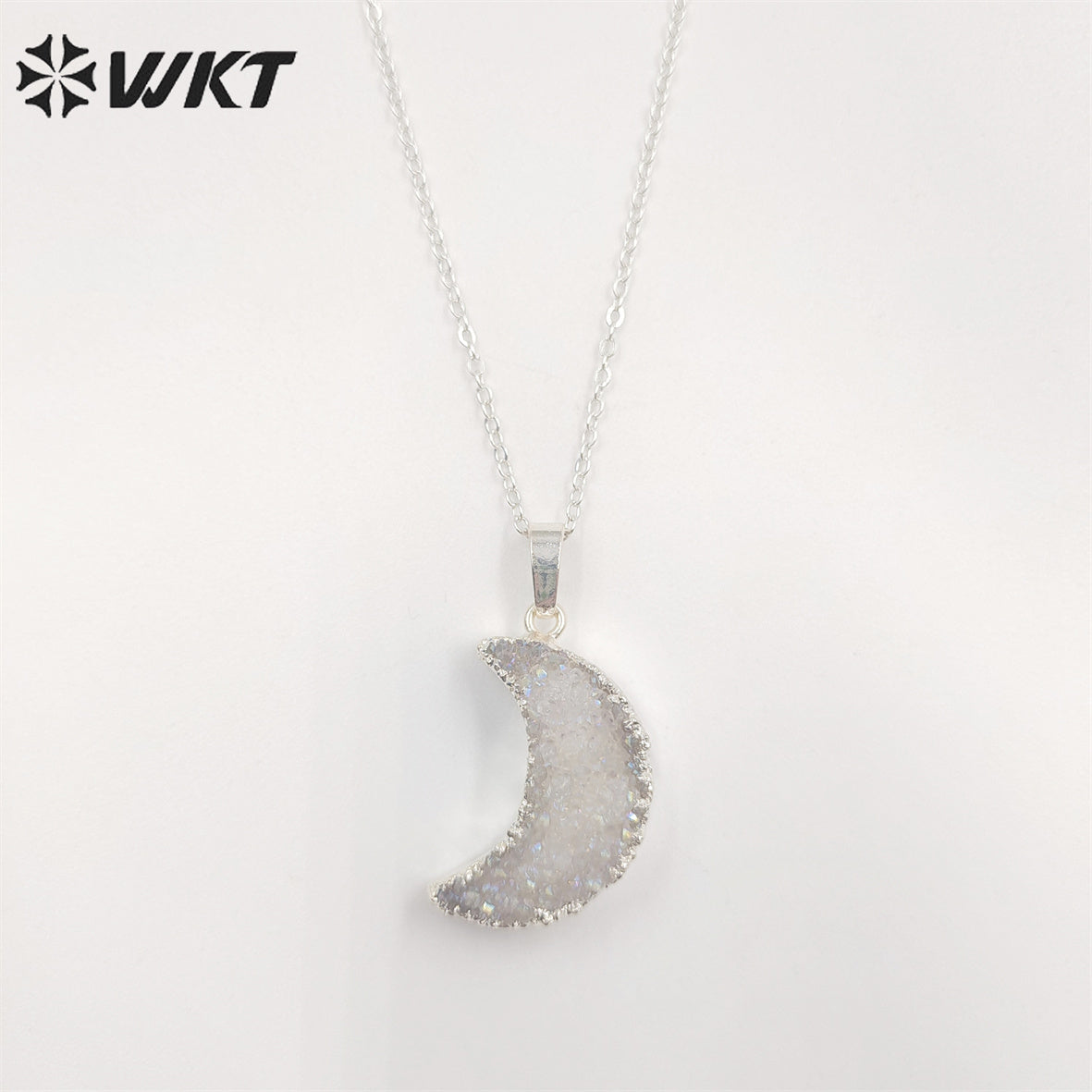 WT-N541 Lovely Natural Crystal Quartz Angel Druzy Crescent Moon Necklace with Gold Dipped Fashion Hot Gold Druzy Moon Necklace