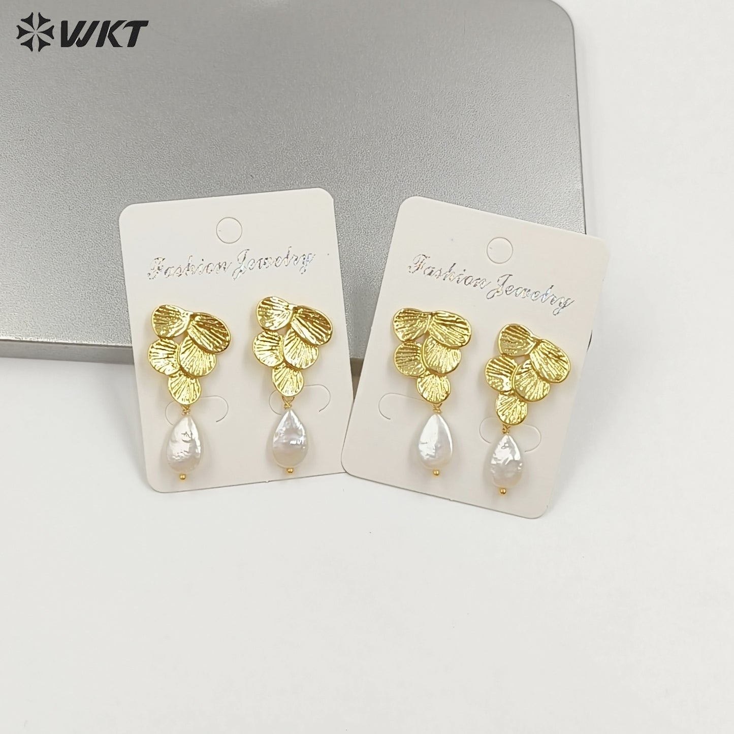WT-MPE167 Exquisite Modern Style 18K Gold Electroplated Natural Freshwater Pearl Ladies Earrings For Everyday Elegant Jewelry
