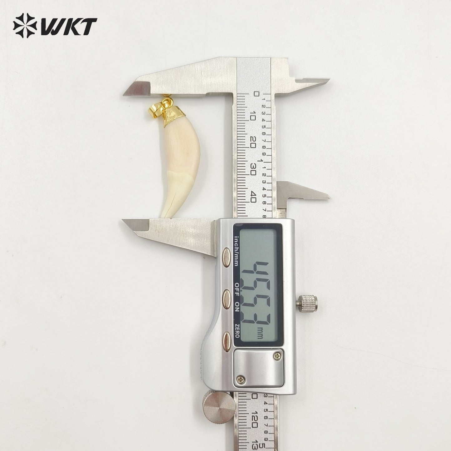 WT-P241 WKT Wholesale Artificial Tooth Pendants with Gold Color Cap Amazing Raw Horn Bone Pendants for Jewelry Making