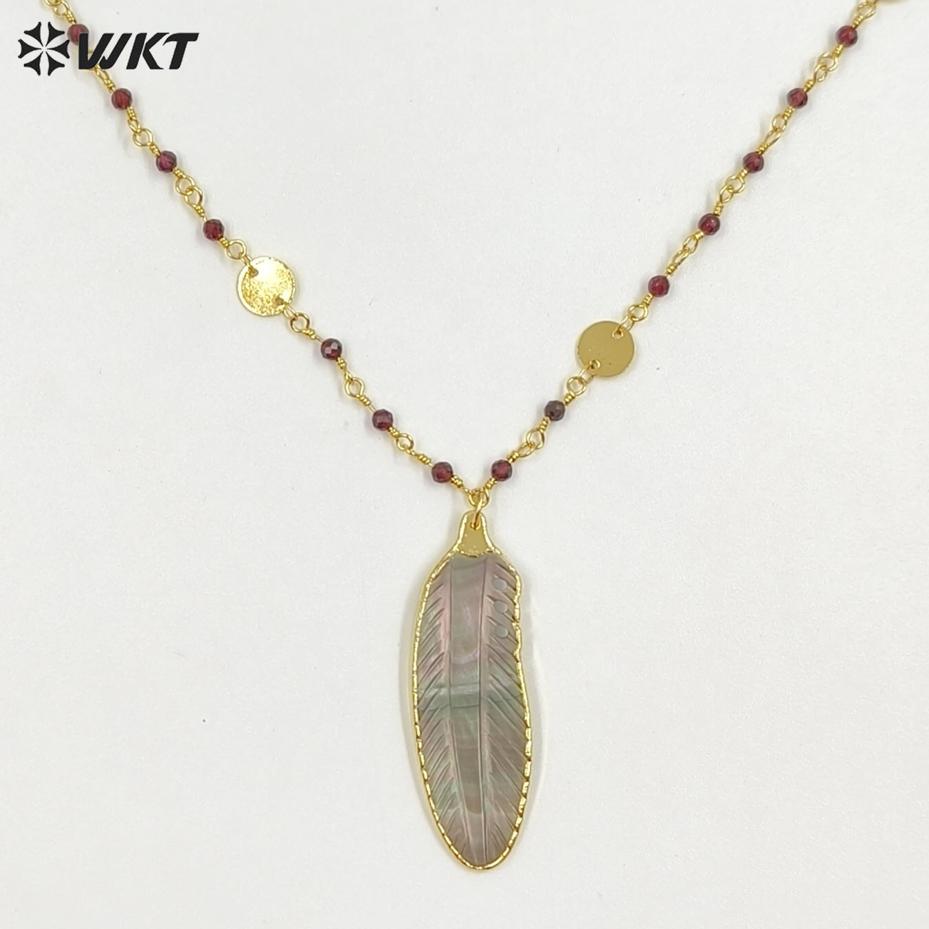 WT-JN400 Fashion Elegant Style Gold Plated Little Stone Chain With Natural Shell Feather Pendant Necklace For Lady Matching