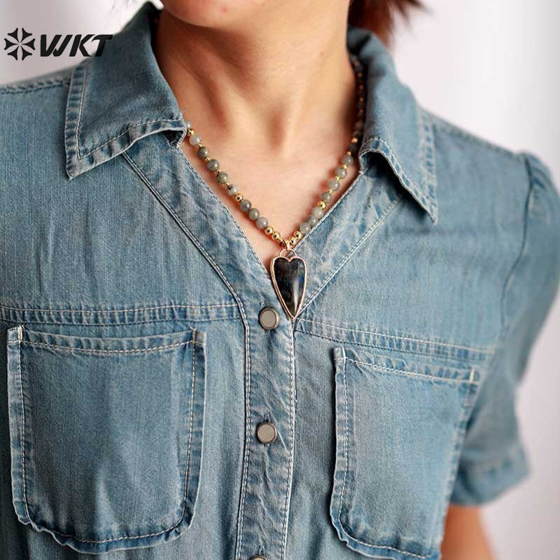 WT-N1487 High Quality Unique Design Hand Strand Round Stone Beads Necklace With Long Heart Pendant in 18 Inch Long