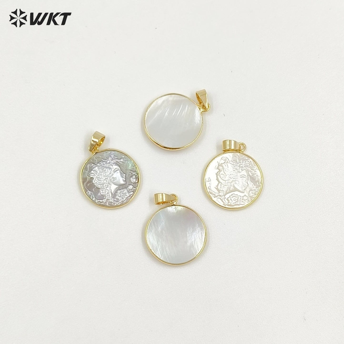 WT-JP418 Wholesale Fashion Gold Bezel Round Laser Carved Natural Shell Cameo Pendant for Necklace Design
