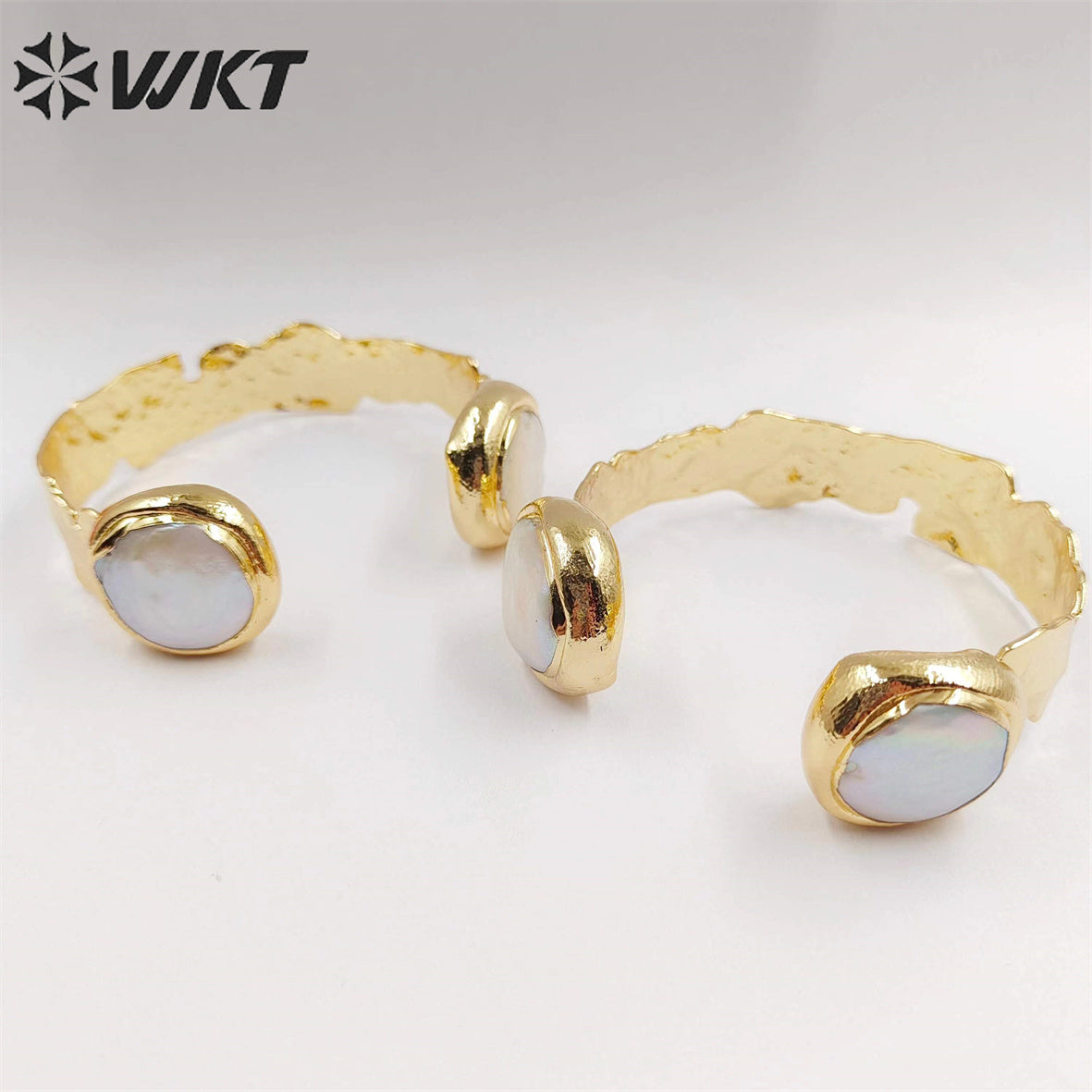 WT-MPB045 Adjustable Fashion Elegant Women Pearl Yellow Brass Bangle New Design with 18k Gold Plated Bangle Pearl Bangle