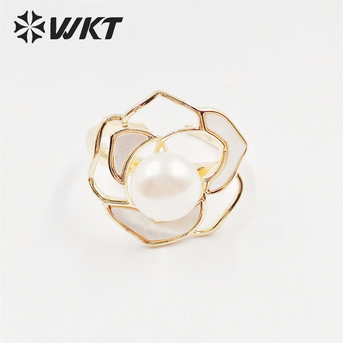 WT-MPR041 Wholesale New Fashion Rose Flower Pearl Ring Gorgeous MOP Shell Pearl Ring in 18k Real Gold Plated Jewelry Ring