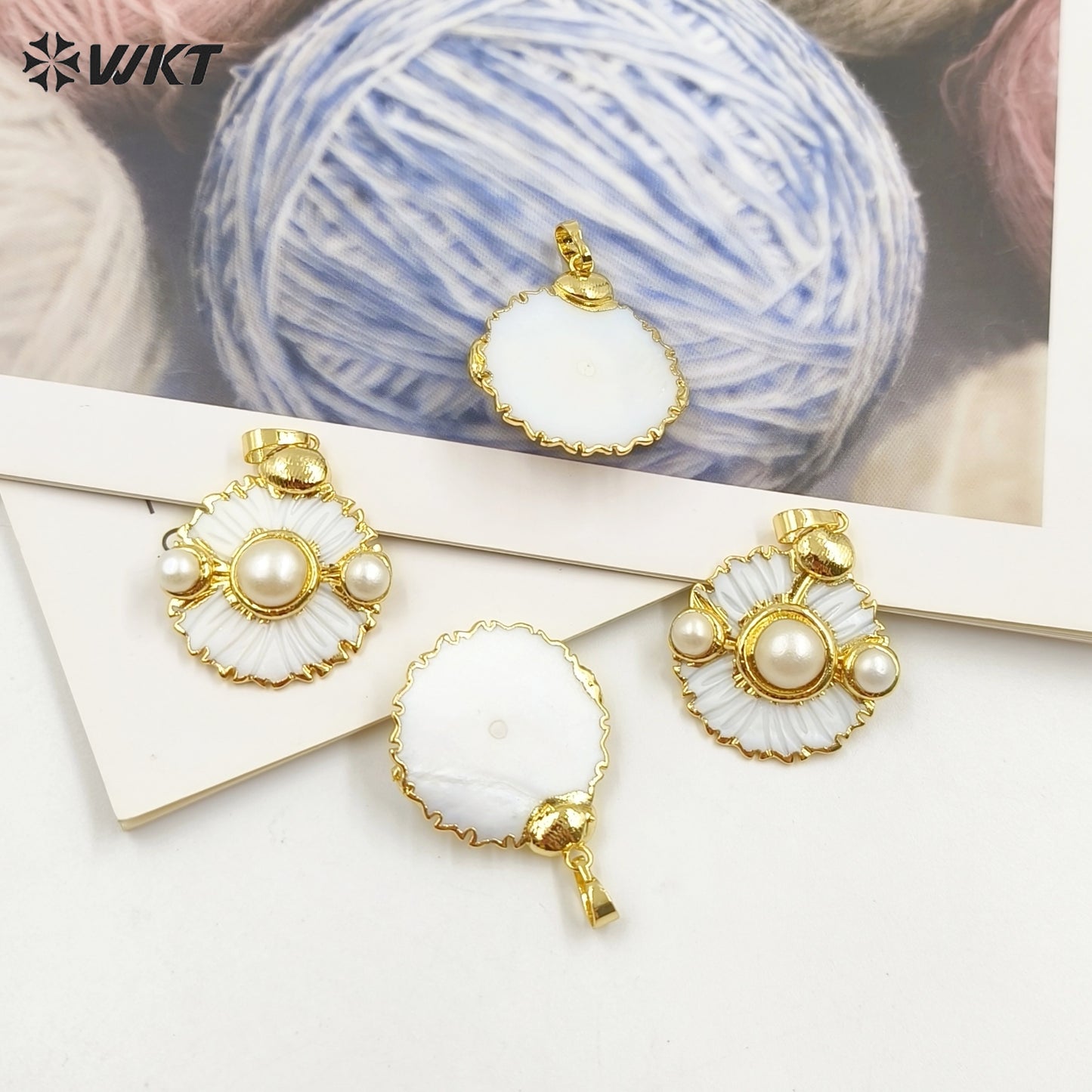 WT-JP395 New Trend Soft Lovely Natural Shell Set With Pearl 18K Gold Plated Round Flower Pendant for Women As Daily Decoration
