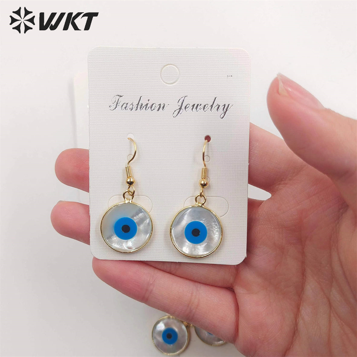 WT-E162 Wholesale Fashion Gold Plated Bezel Eye Earrings, Women Gold Shell Eye Earrings Natural Shell Earrings