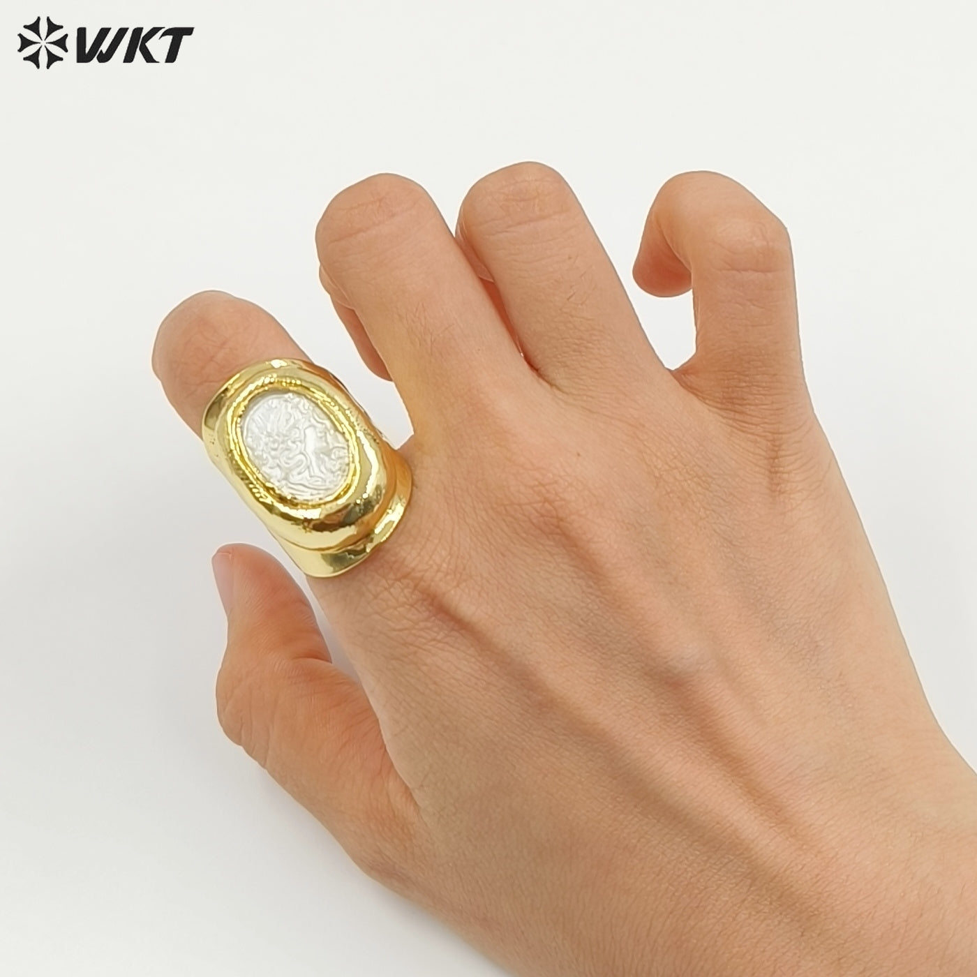 WT-MPR062 Wholesale Beautiful Hand Carved Shell Beauty Ring 18K Real Gold Plated Women Birthday Jewelry Gift