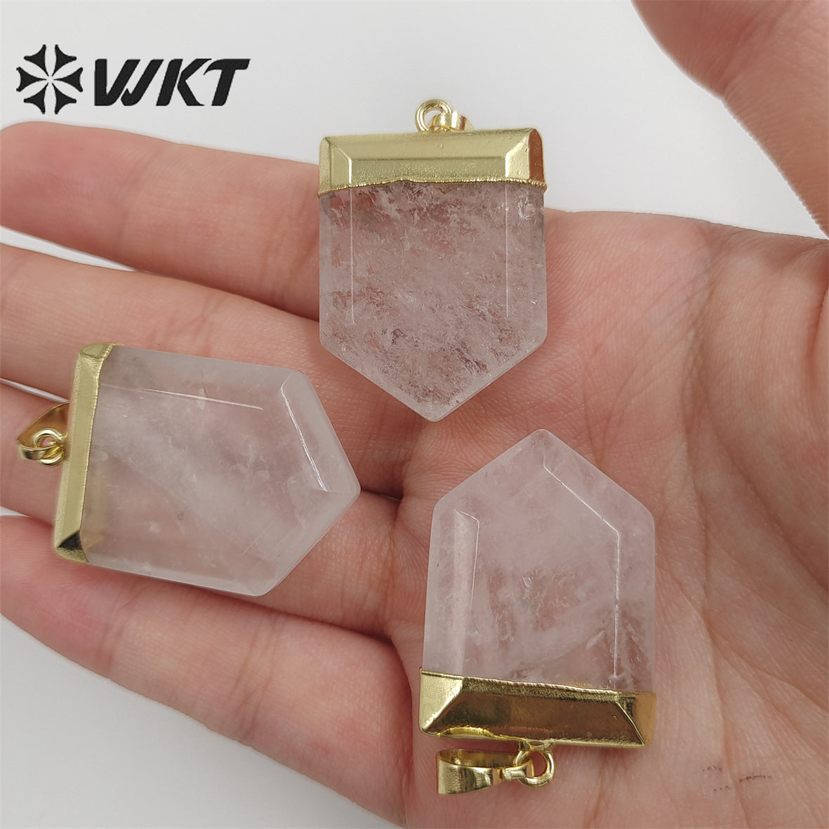 WT-P1829 Women Spirit Healing Crystal Stone Quartz Point Pendant Simple Faceted Spike Shape Crystal Pendant with Resist Tarnish