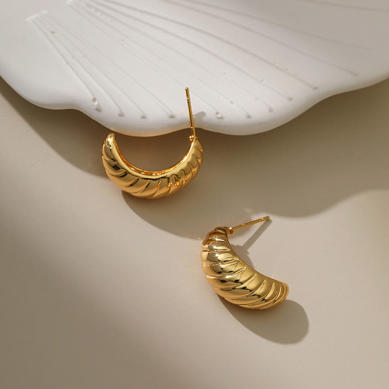 WT-JFE97 Fried Dough Twists Bread Irregular Versatile 18k Gold Plated Copper Plating Ball Shaped Hoops Trendy Earring Findings