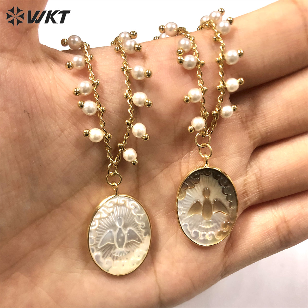 WT-JN172 WKT Wholesale Classic Oval White Shell Pendant Necklace Gold Electroplated with Mini Pearl Chain Religious Necklace