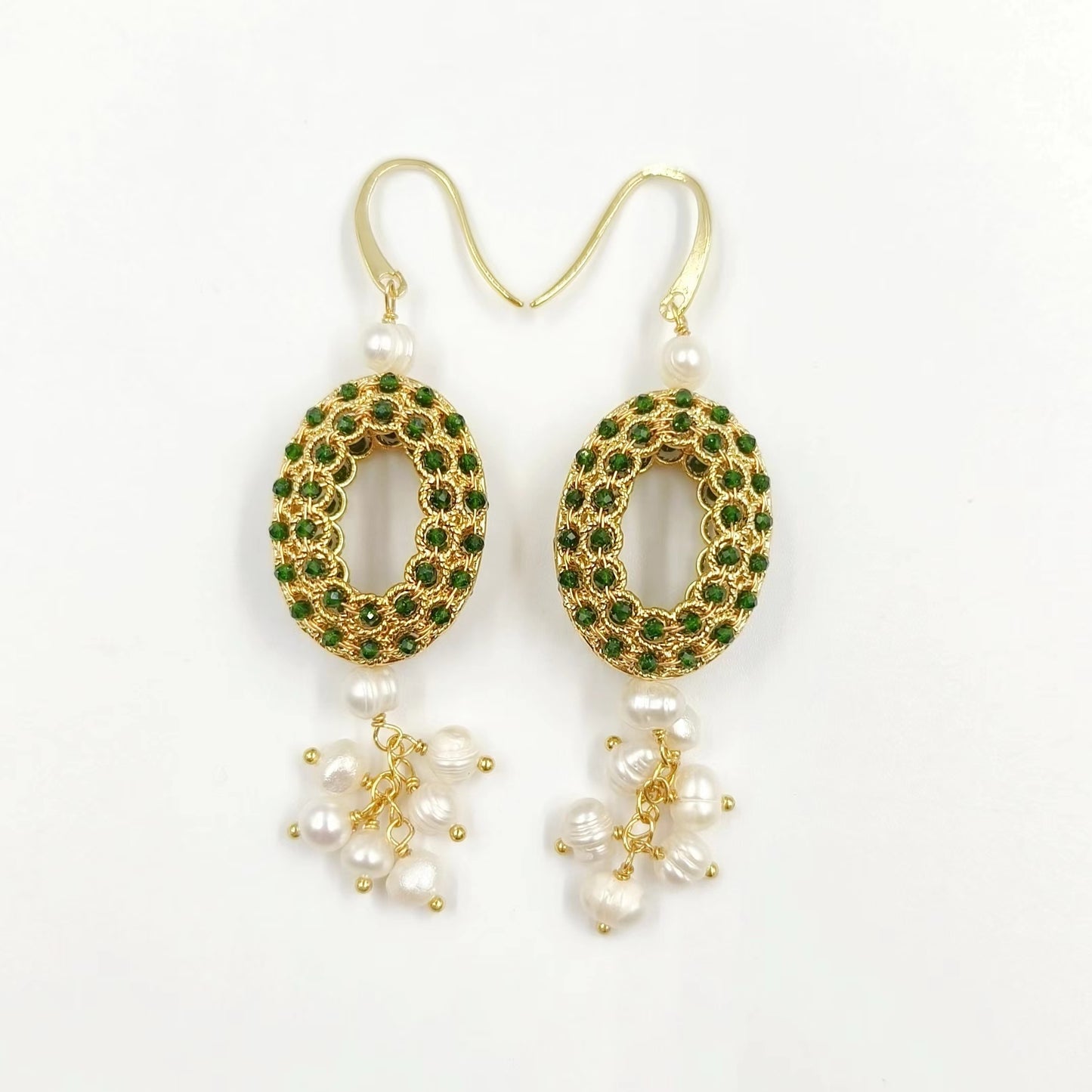 WT-MPE108 Latest Style Regular Natural Pearl and Stone 18k Gold Plated Oval Shaped 81*20mm Romantic Pendant Earrings