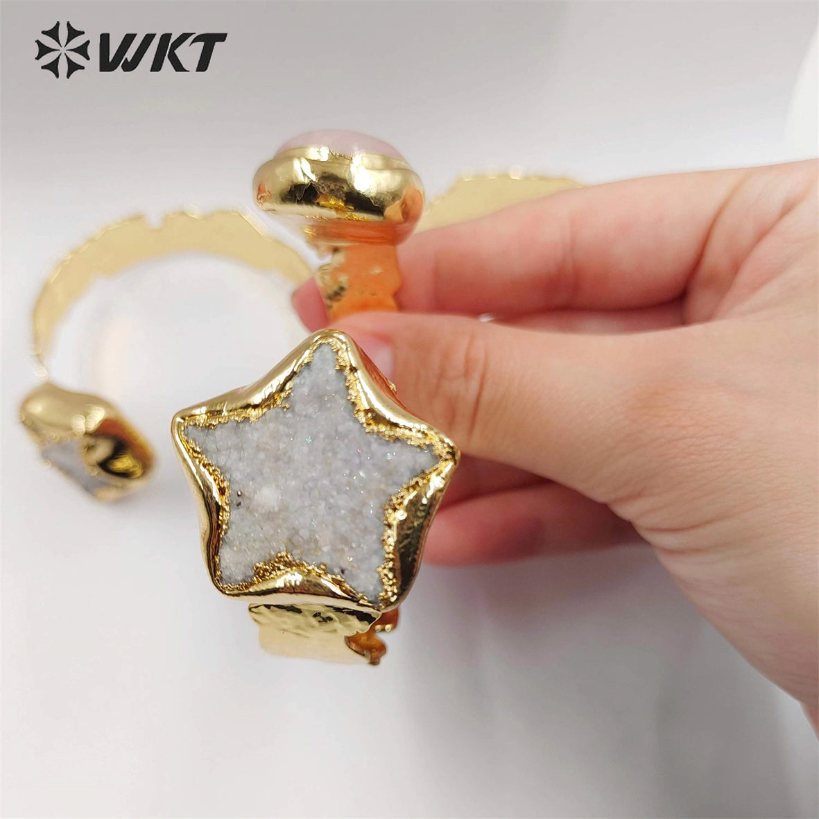 WT-B626 WKT Exclusive New Double Stone Star Quartz Bangle Gorgeous 18k Gold Electroplated Resist Tarnishable Green Chalcedony