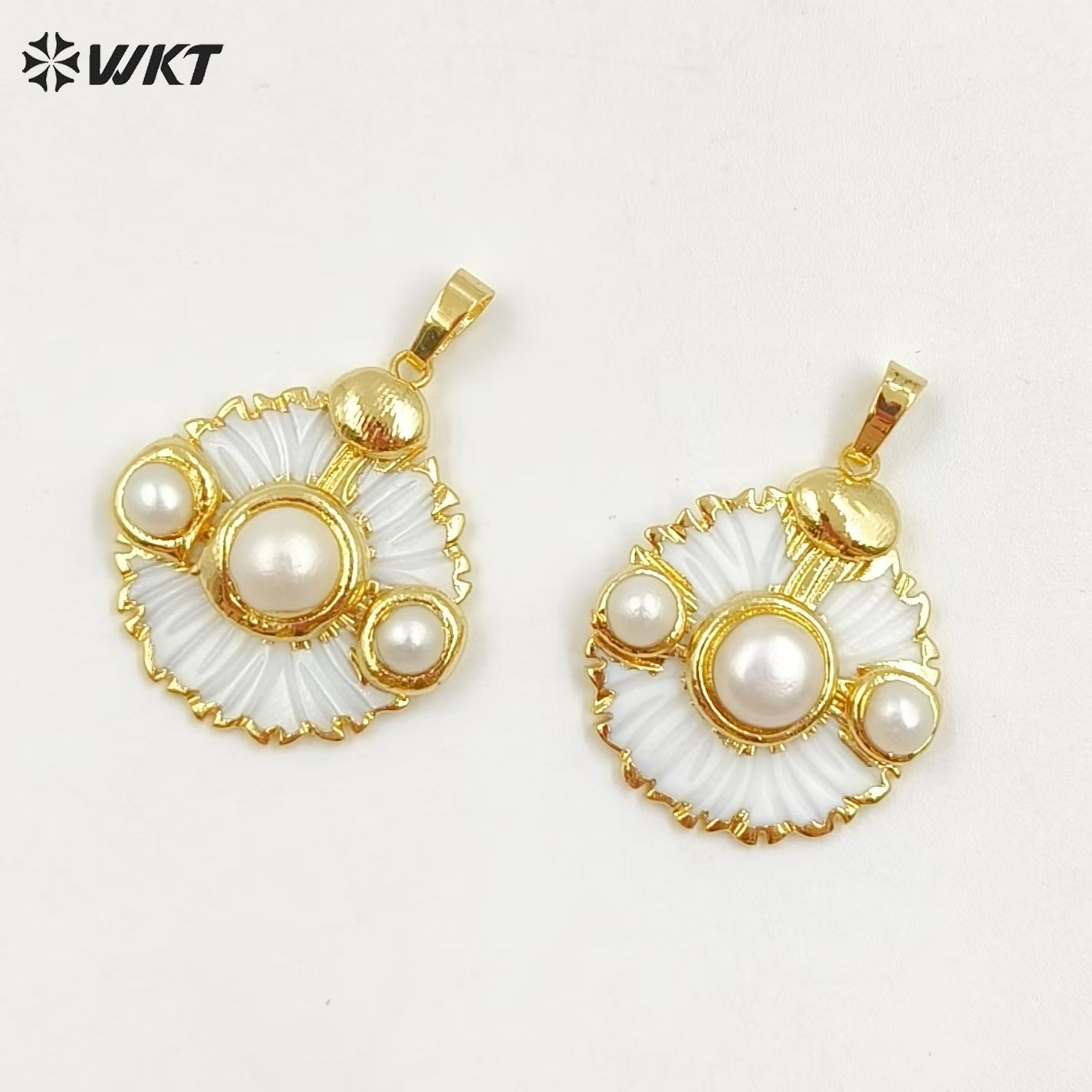 WT-JP395 New Trend Soft Lovely Natural Shell Set With Pearl 18K Gold Plated Round Flower Pendant for Women As Daily Decoration