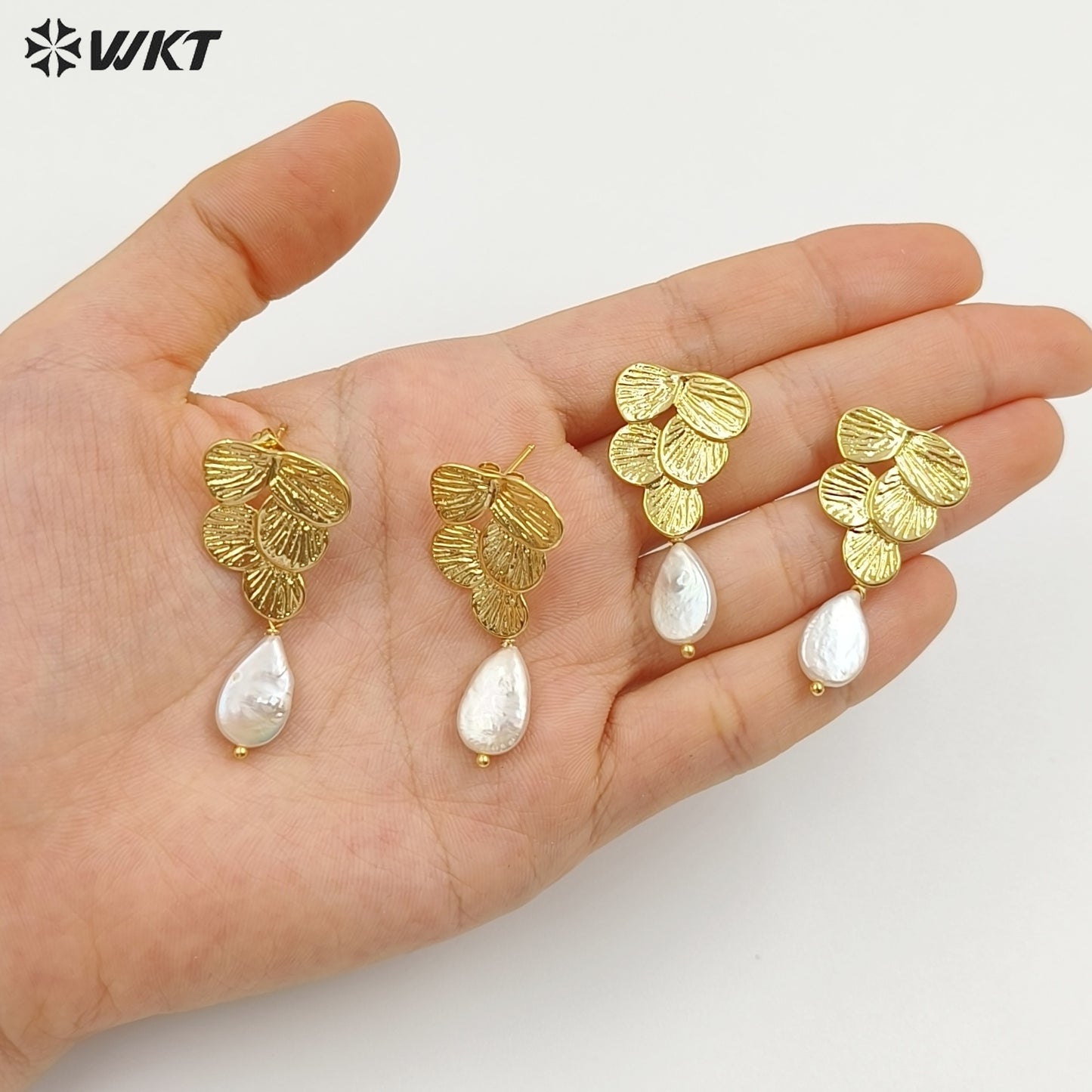 WT-MPE167 Exquisite Modern Style 18K Gold Electroplated Natural Freshwater Pearl Ladies Earrings For Everyday Elegant Jewelry