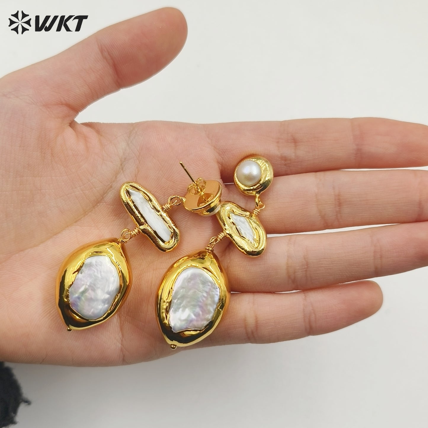 WT-MPE125 Wholesale Fashion 18k Gold Plated Resist Tarnishable Natural Freshwater Pearl Long Drop Dangle Earrings