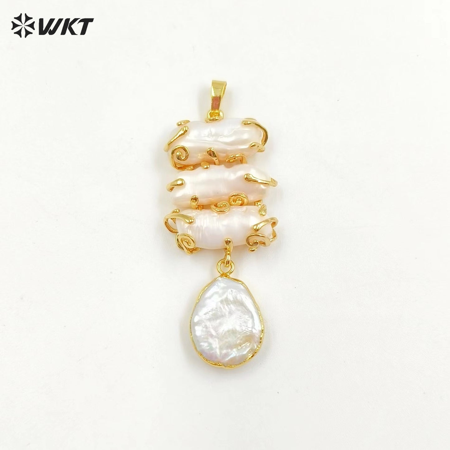 WT-JP353 Wholesale Fashion 18k Real Gold Plated Resist Tarnishable Gorgeous Claw Setting Natural Freshwater Pearl Pendants