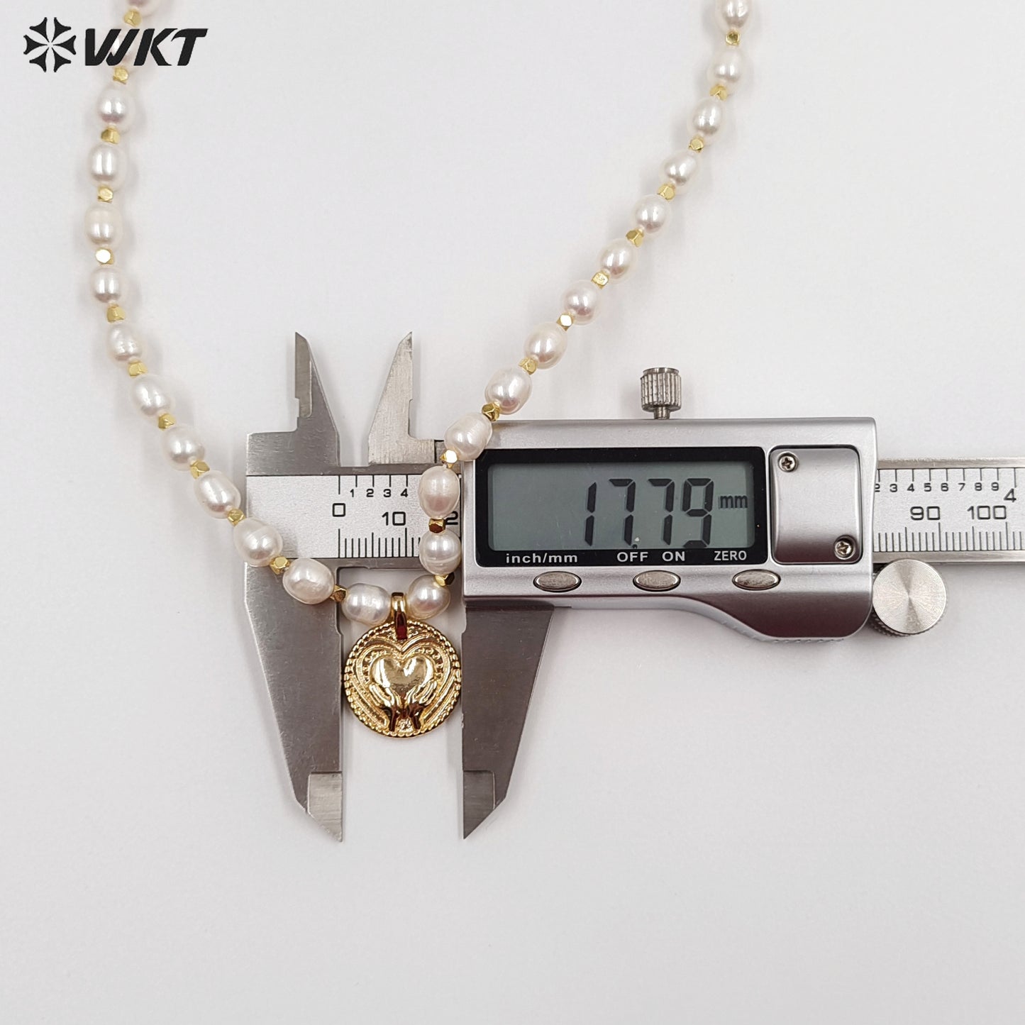 WT-JN135 Populared Round Coin Medal Pearl Chocker Necklace Fashion Dream Girl Natural Freshwater Pearl Necklace As Gift