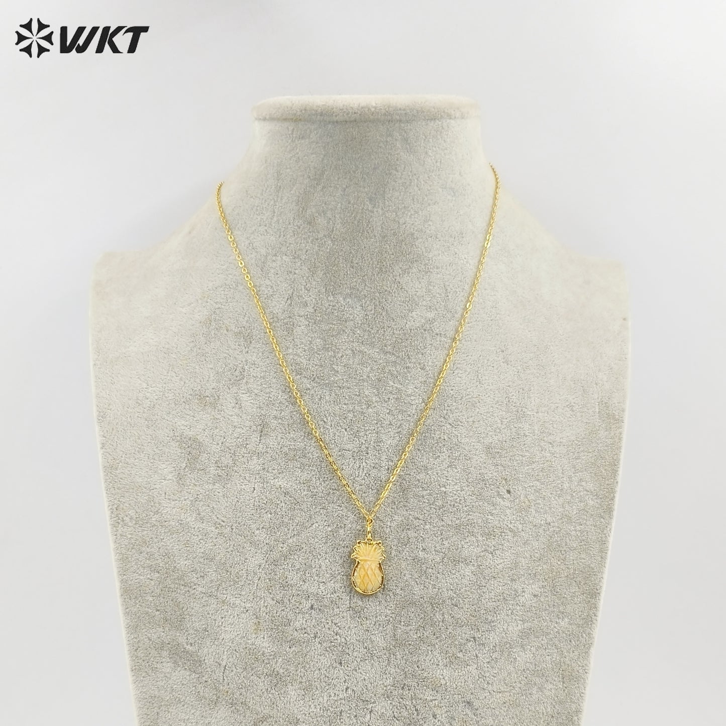 WT-N1082 WKT Wholesale Hot Natural White Yellow Shell Charm Carved 24k Real Gold Plated Tiny Shell Pineapple Necklace
