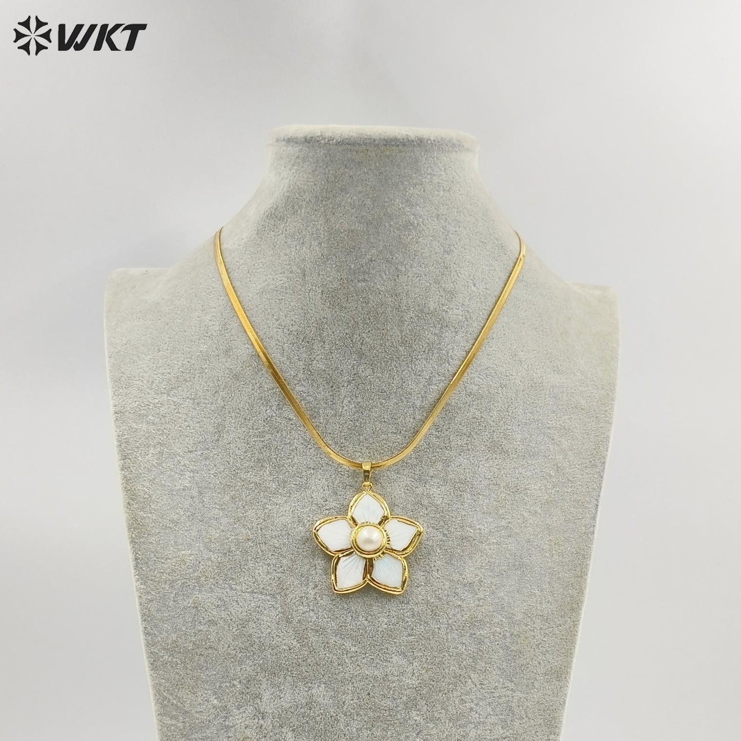WT-JN326 Wholesale Romantic Necklace Gold Plated Flower Shape Pendant with Shell and Pearl Jewelry Gift for Ladies Party
