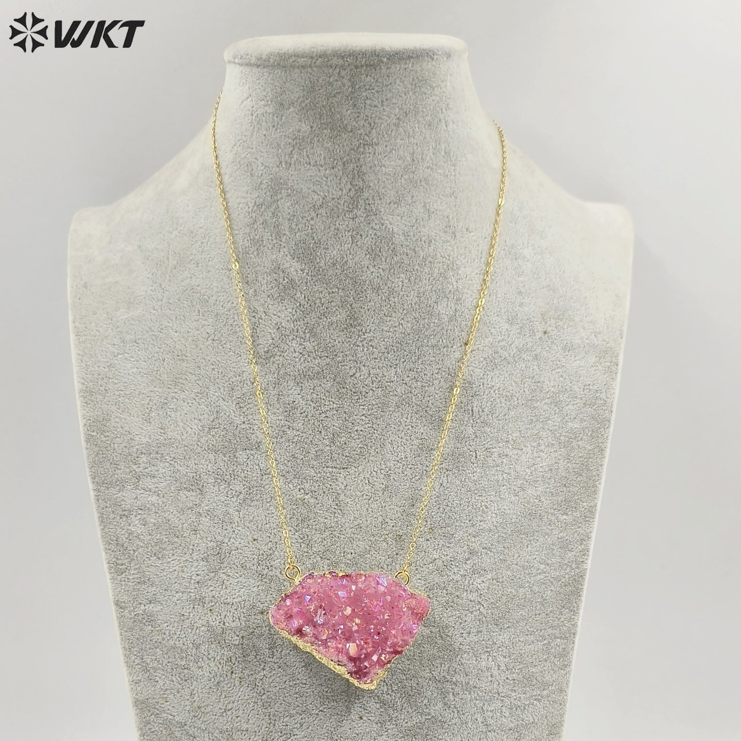 WT-N1440 WKT Best 2023 Newest Natural Aura Cluster Quartz Pendant Necklace Women Simple Hoop Aura Necklace