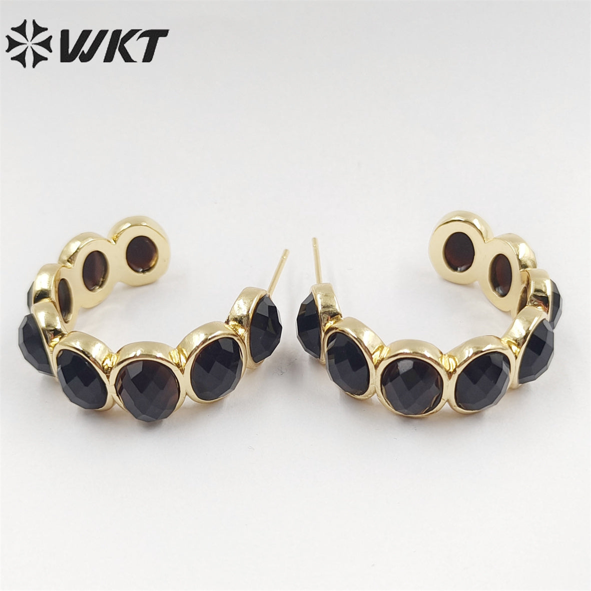 WT-E707 Amazing Fashion Women Natural Gemstone Setting Letter C Crescent Horn Earrings Lady Anniversary Earrings