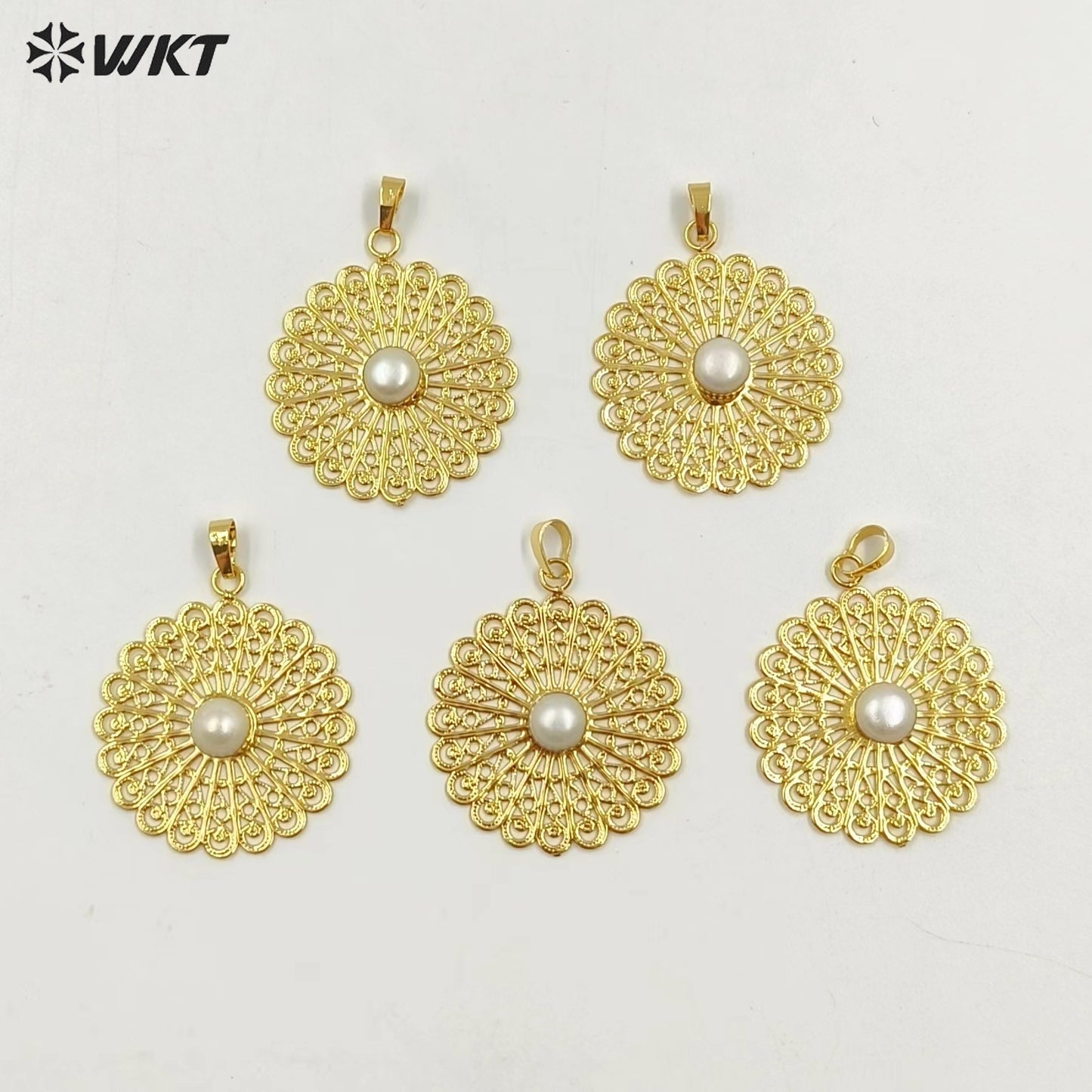 WT-JP364 Amazing Fashion Gold Plated Hollow 18K Real Gold Plated Resist Tarnishable Real Pearl Pendant for Women