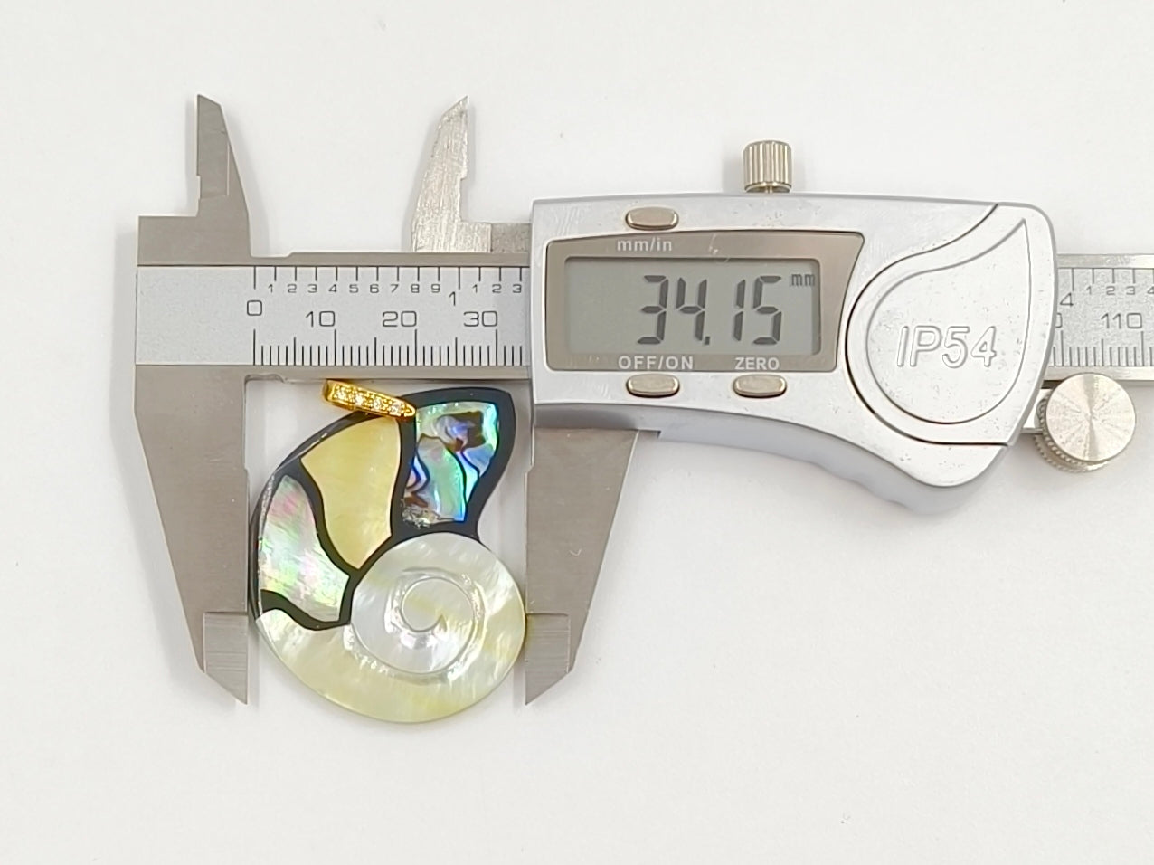 WT-JP467 Good Quality Delicate Various Natural Shells Splicing Conch Shape Pendants For Cute Necklaces Jewelry Design