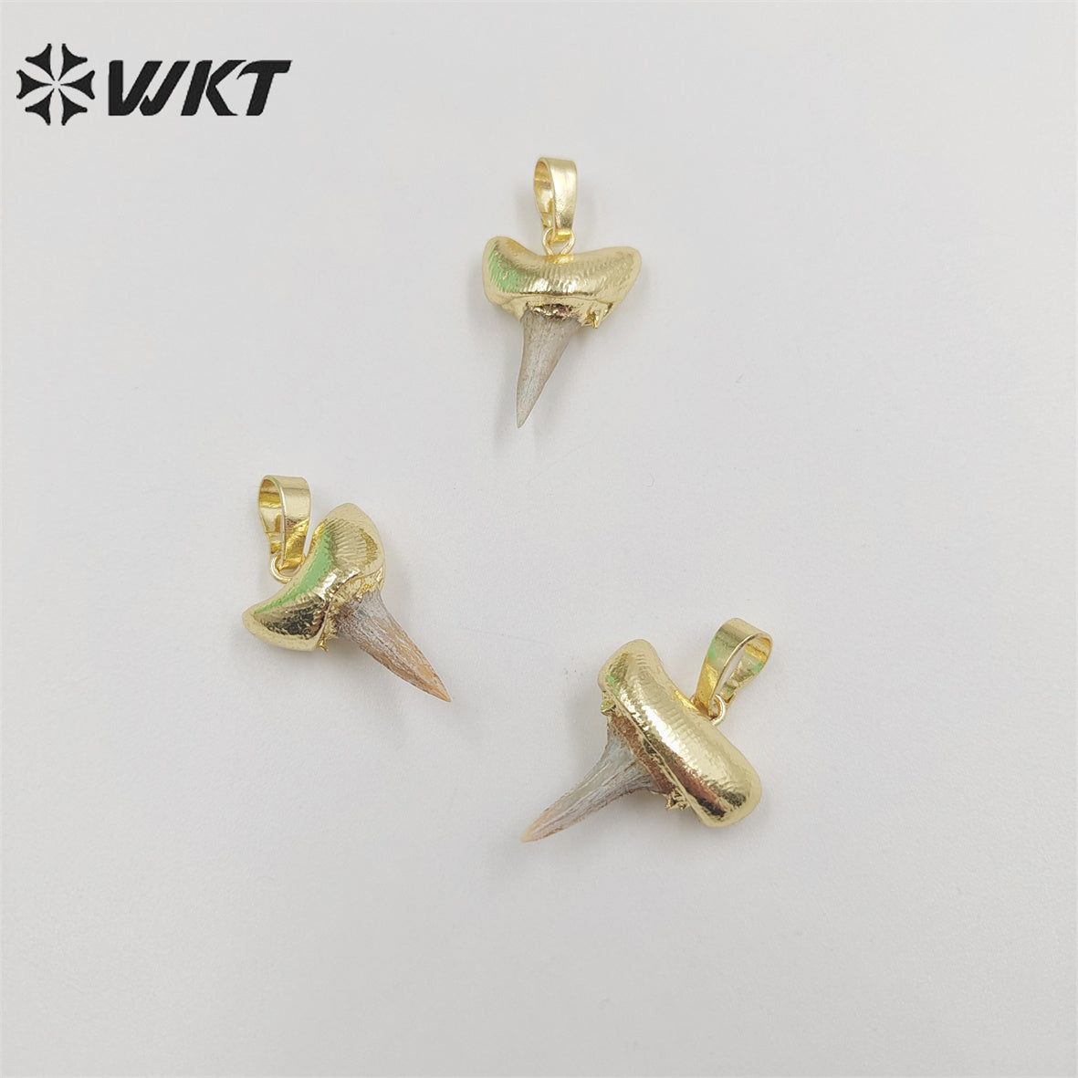 WT-P1855 WKT New Hot Design Teeth Shape Pendant Small Size Unique Gold Top Tooth Pendant for Friend Gift