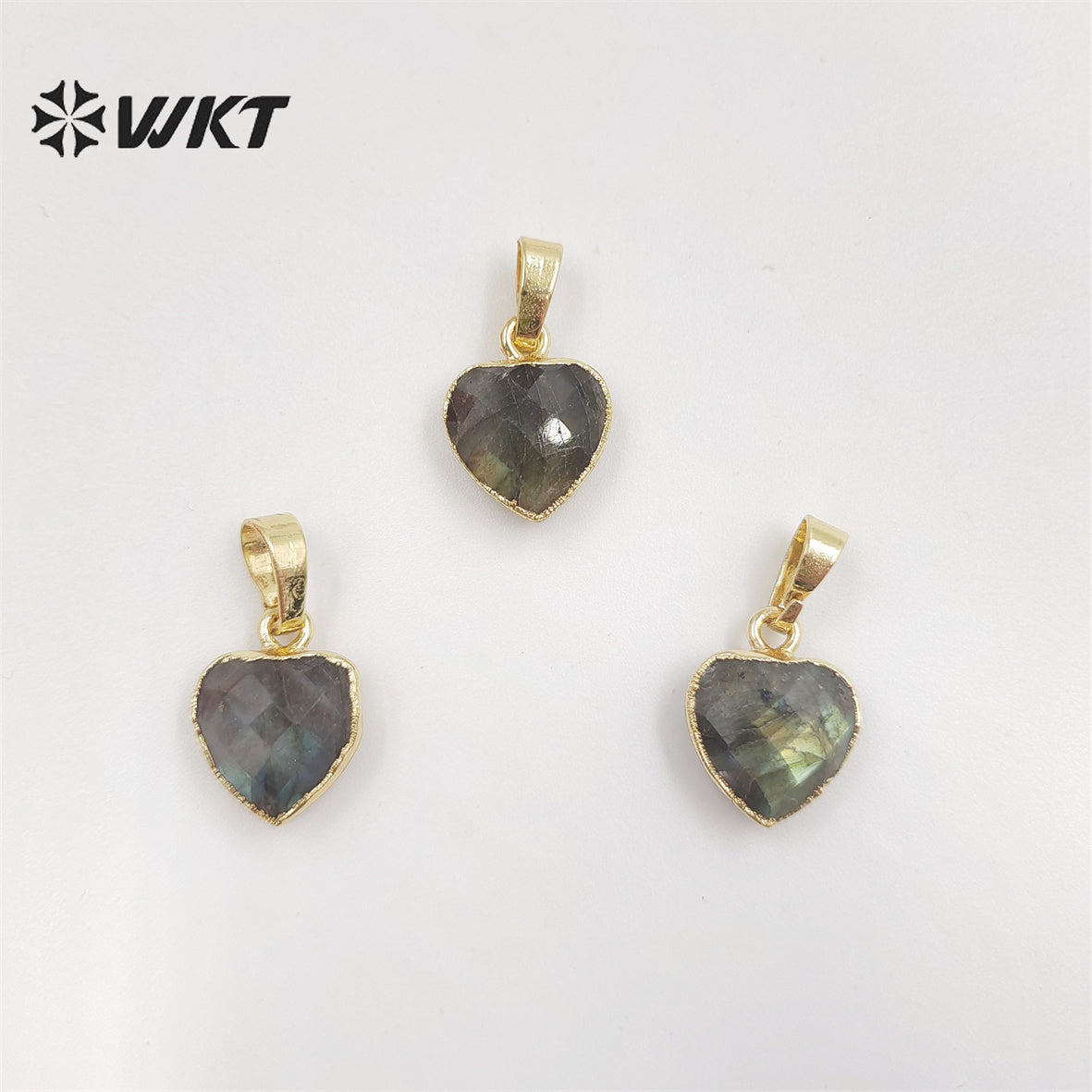 WT-P1832 Fashion Charming Tiny Natural Flash Brightly Heart Labradorite Pendants Gold Trim Lovely Stone Pendants for Gift
