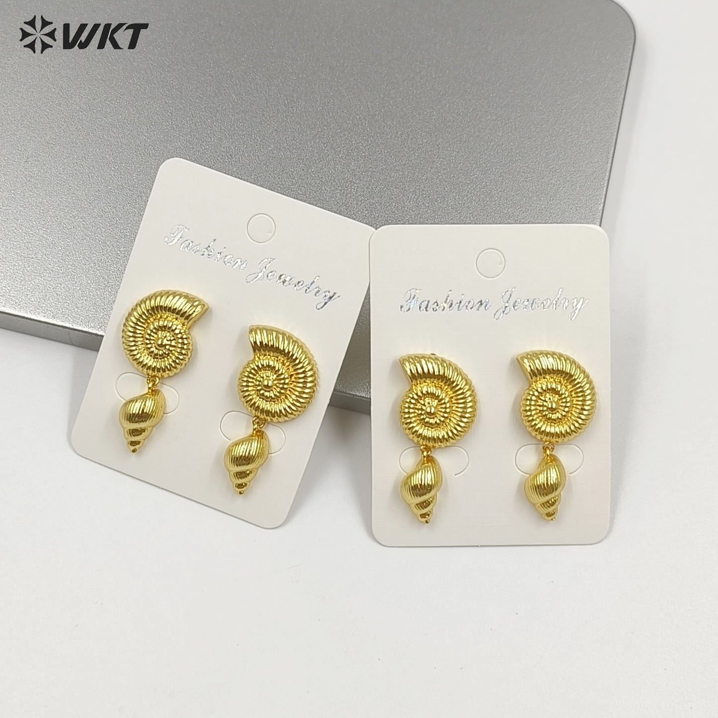 WT-ME127 Top Quality Yellow Brass 18K Gold Plated Double Conches Charms Earrings Ladies Cute Jewelry For Party Wearing