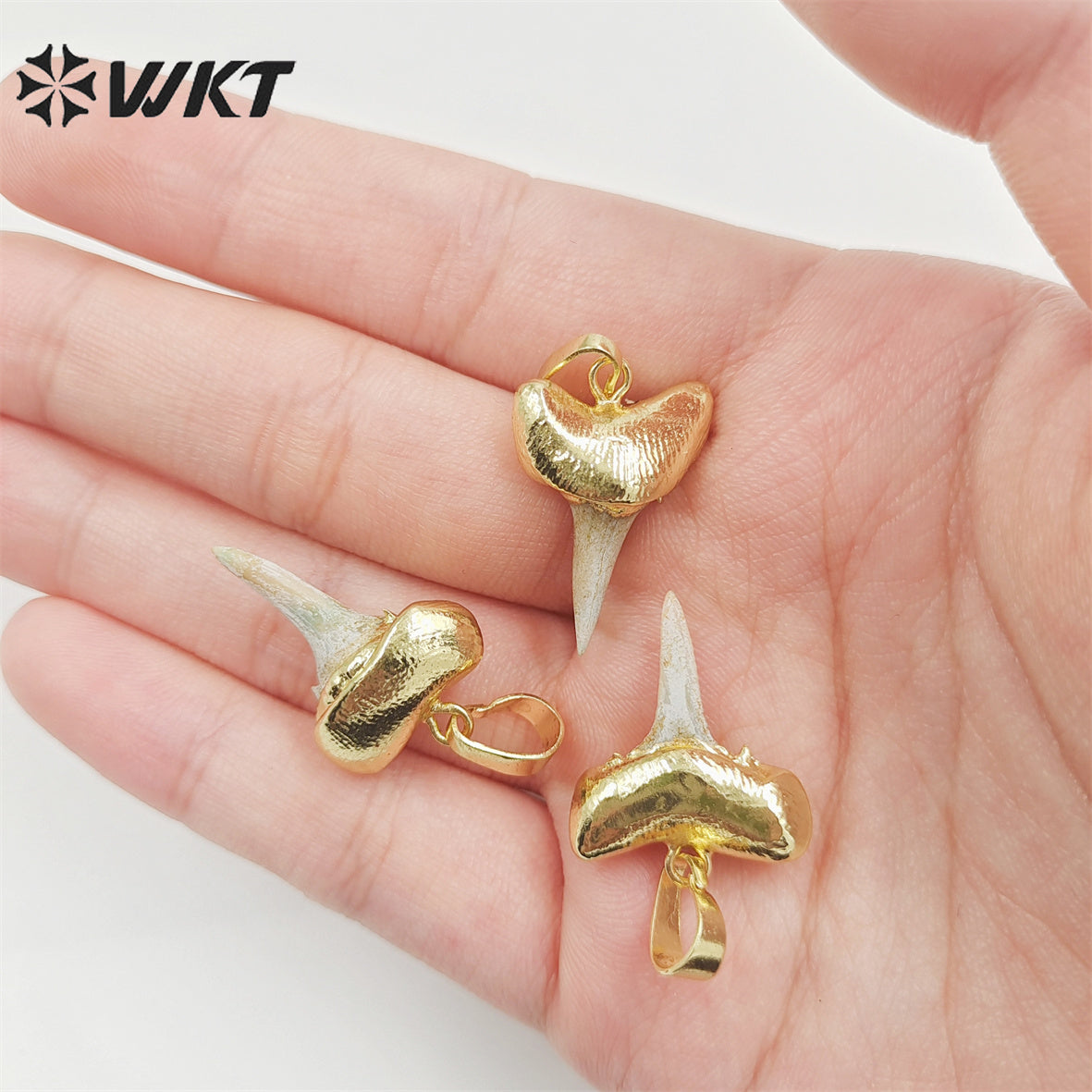 WT-P1855 WKT New Hot Design Teeth Shape Pendant Small Size Unique Gold Top Tooth Pendant for Friend Gift