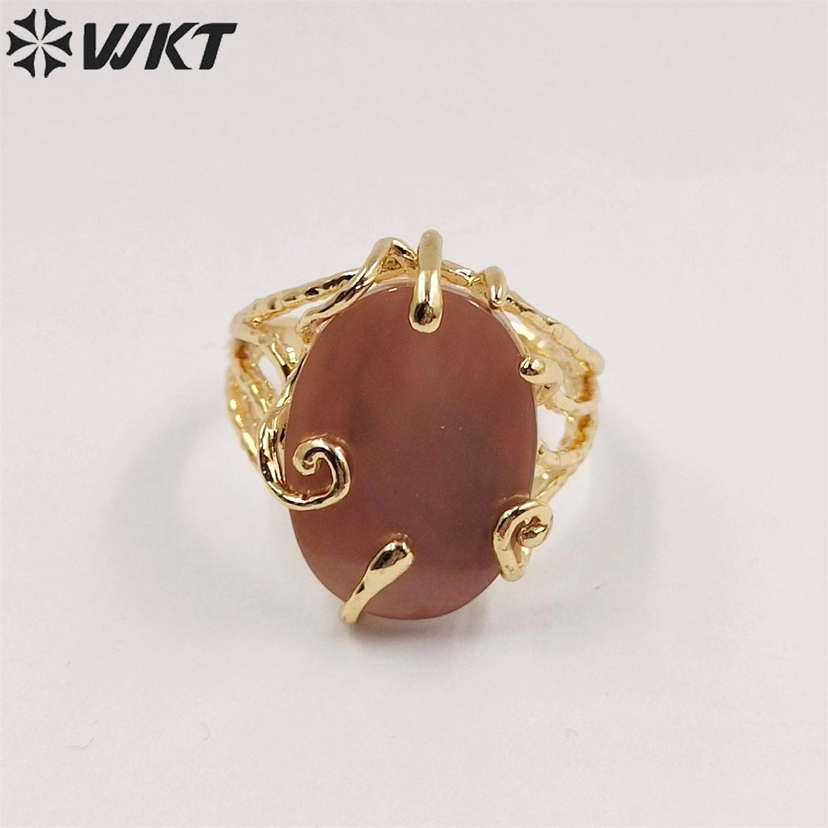 WT-MPR053 Amazing New Design Natural Gold Plated Prong Setting Natural Black Shell Ring Oval Shape Party Ring for Girls