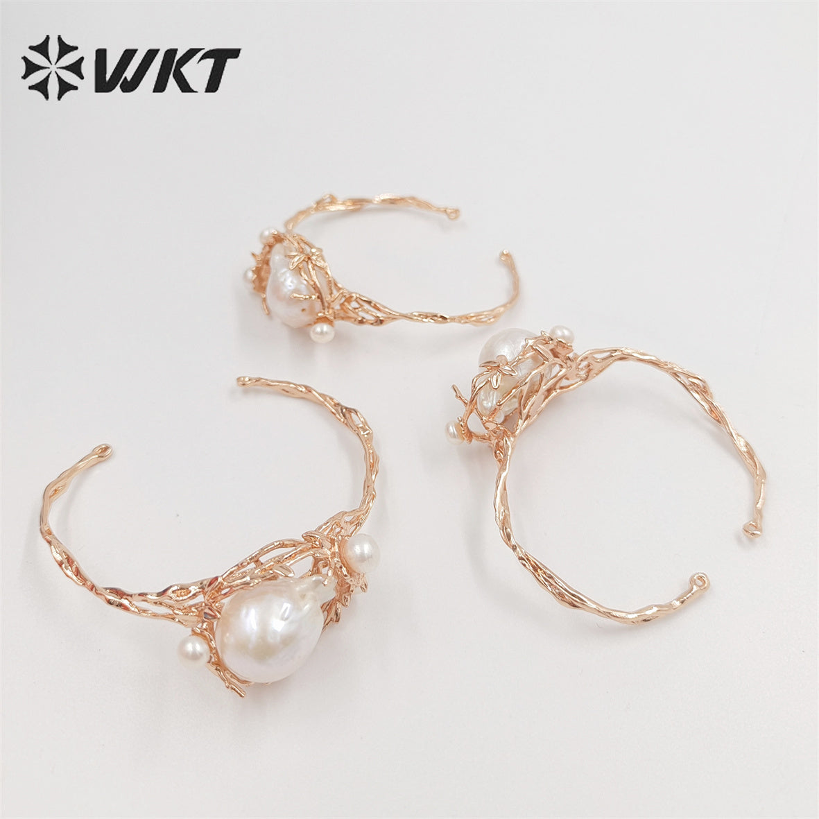 WT-MPB057 Gorgeous Light Gold Plated Natural Baroque Pearl Bangle Unique Irregular Open Cuff Pearl Bangle for Women Gift