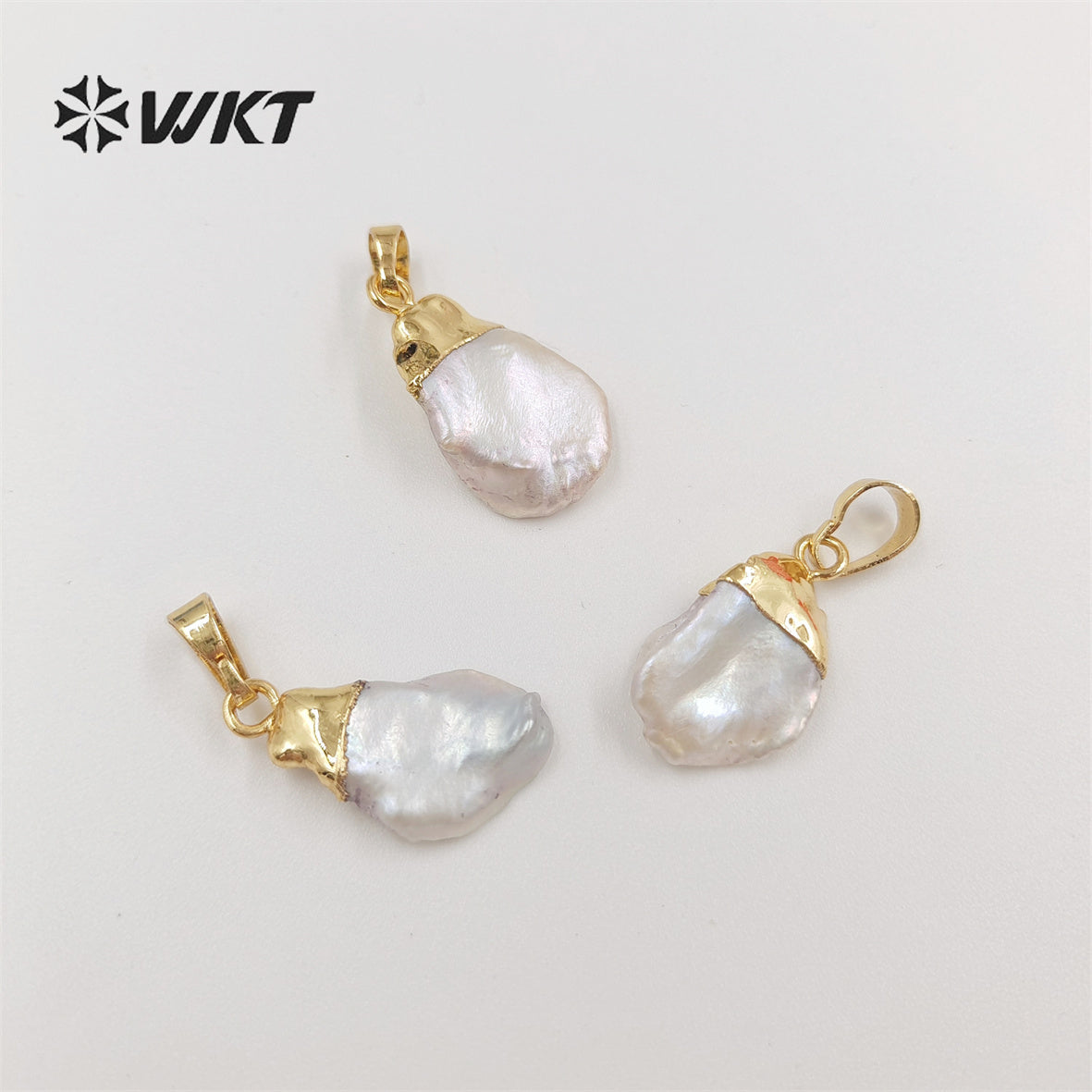 WT-JP308 Randomly Shape Fashion Gold Top Natural Freshwater Pearl Pendants Small Size Pearl Charms Baroque Pendant