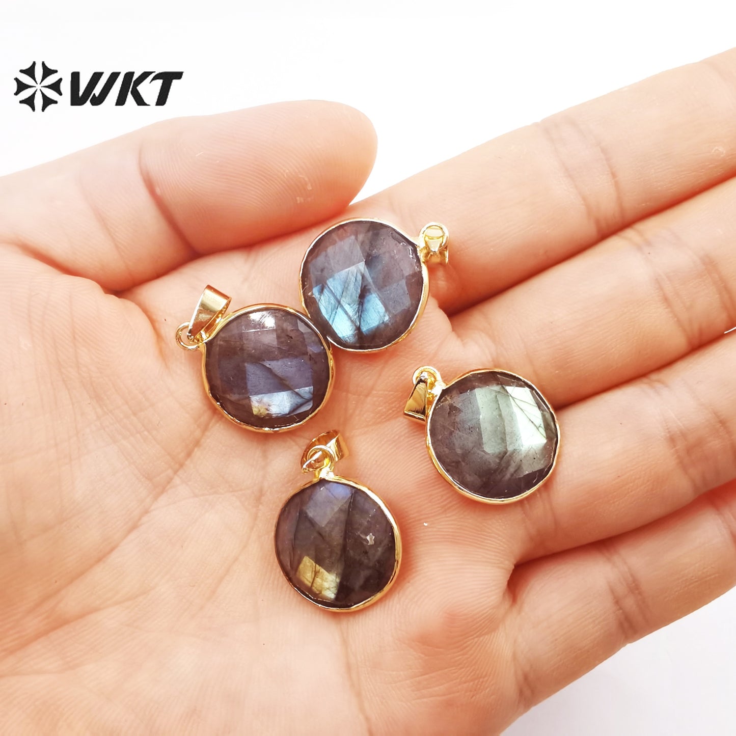 WT-P1827 WKT Newest Fashion Gold Bezel Round Natural Double Faceted Labradorite Pendant Simple 16mm Round Stone Pendant for Necklace