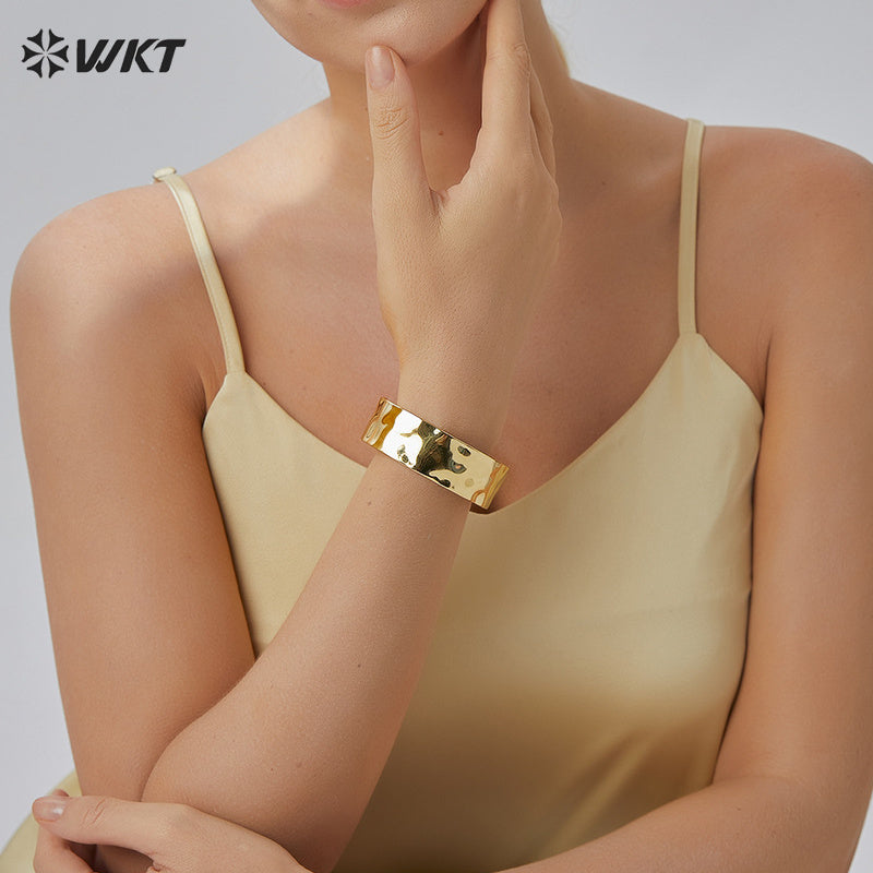 WT-B647 Newest Fashion Gold Plated Resist Tarnishable Wide Big Populared Yellow Brass Women Bangle in Adjustable
