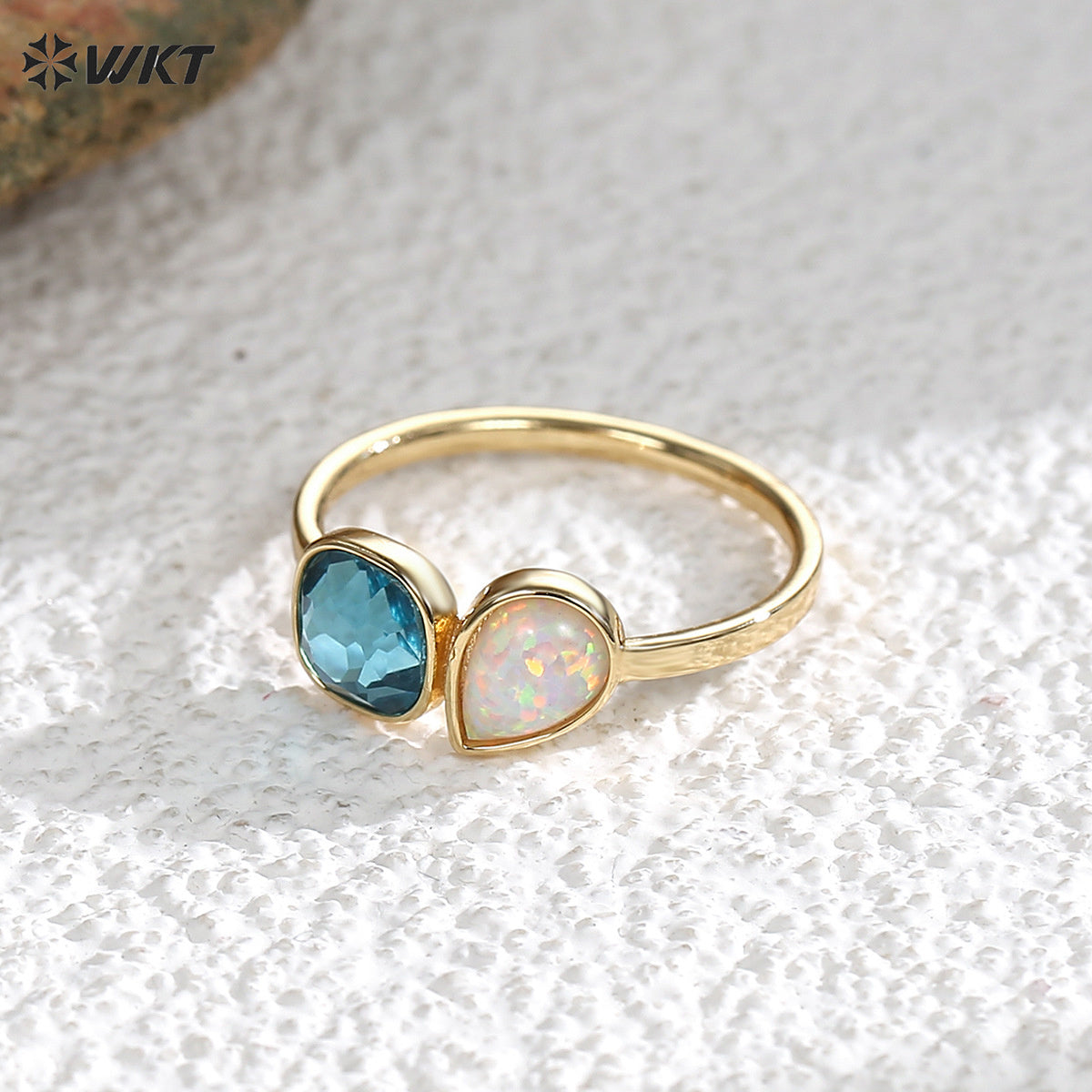 WT-MR037 Blue Square Zircon and Waterdrop Opal Charms Special Exquisite Design Ring for Winter&Autumn Fine Decorative
