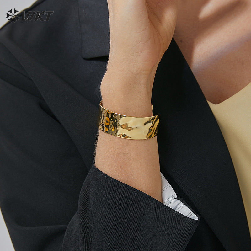 WT-B647 Newest Fashion Gold Plated Resist Tarnishable Wide Big Populared Yellow Brass Women Bangle in Adjustable