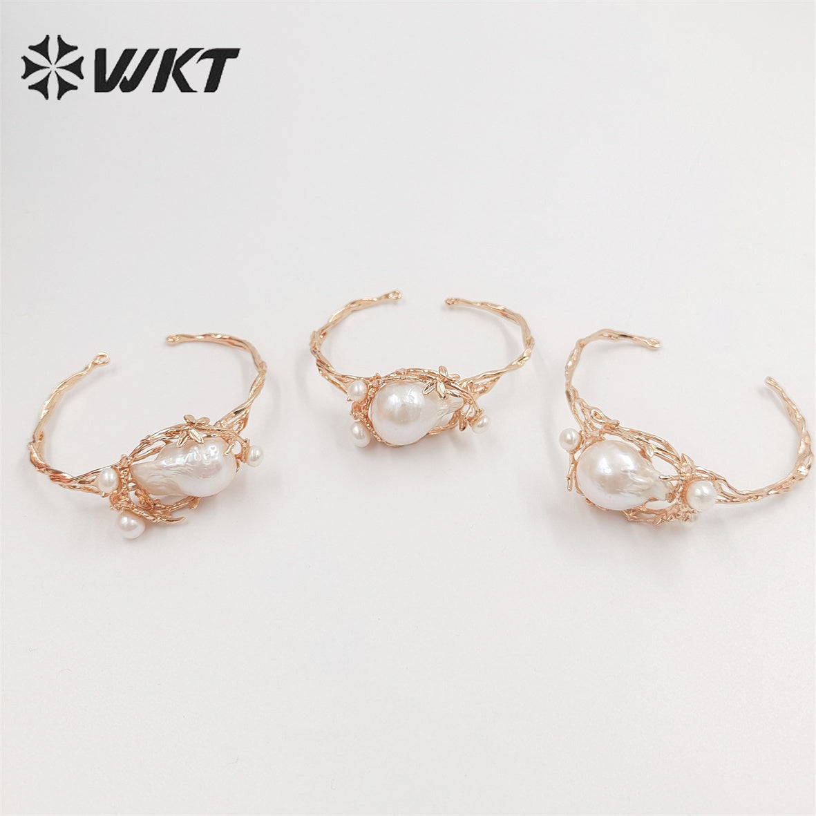 WT-MPB057 Gorgeous Light Gold Plated Natural Baroque Pearl Bangle Unique Irregular Open Cuff Pearl Bangle for Women Gift