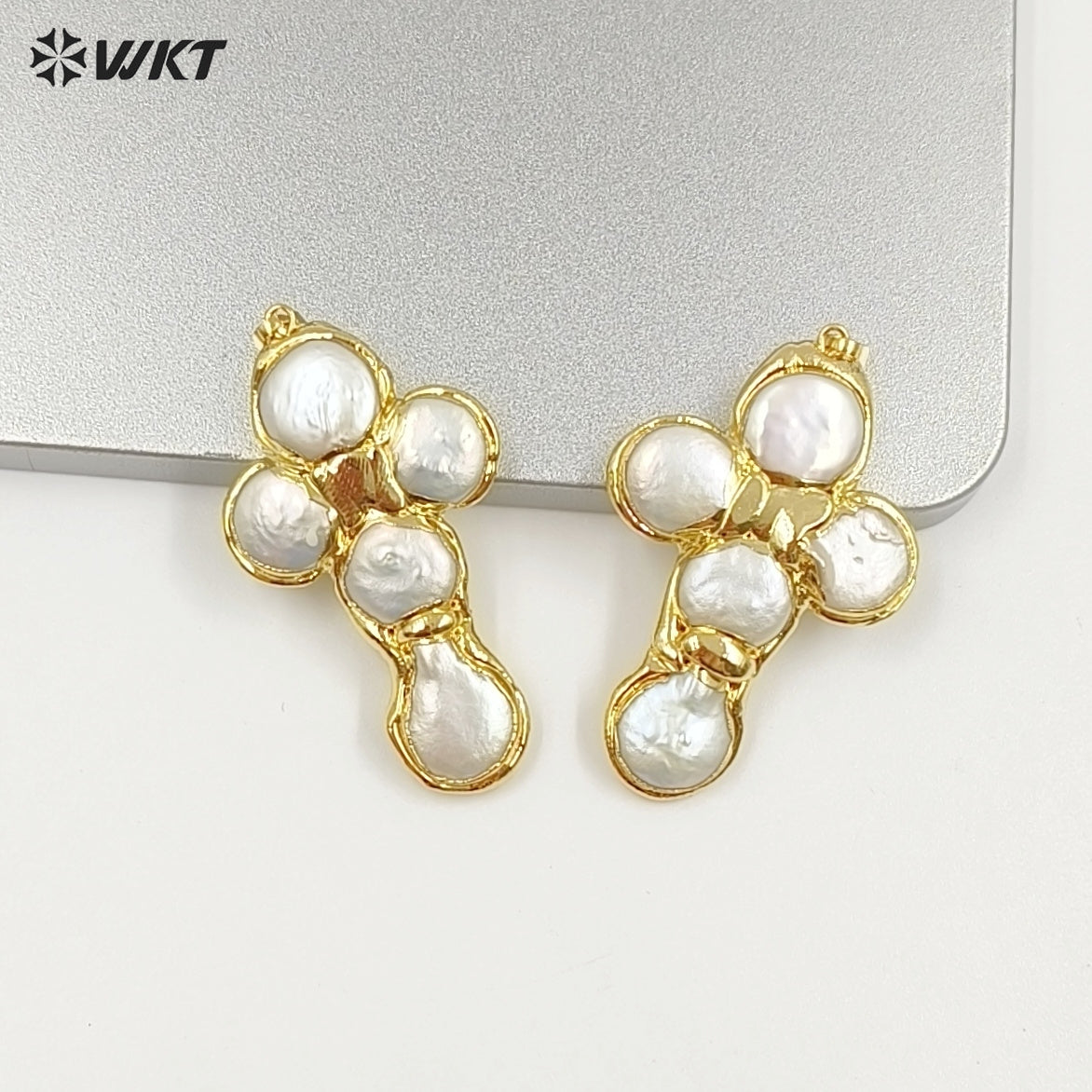 WT-JP421 Wholesale Back Full Gold Electroplated Round Natural Freshwater Pearls Cross Shape Pendant For Women Luxury Jewelry DIY