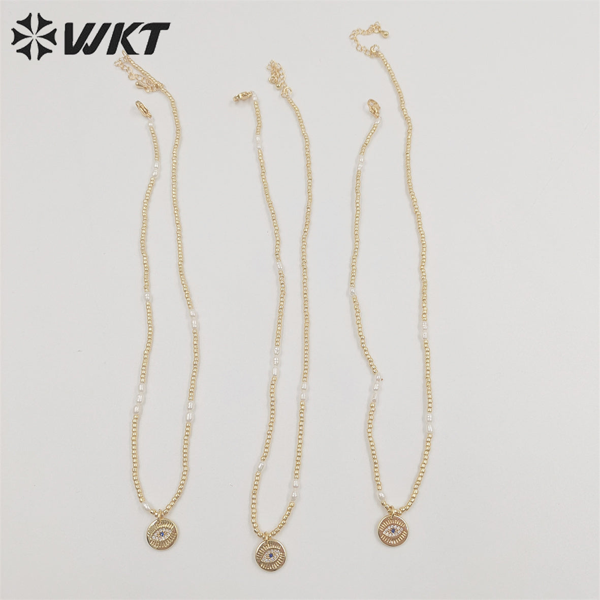 WT-JN179 Wholesale Fashion Gold Plated Tiny Beads Elegant Lady Eye Necklace 2mm Hand Strand Beads Necklace for Friend Birthday