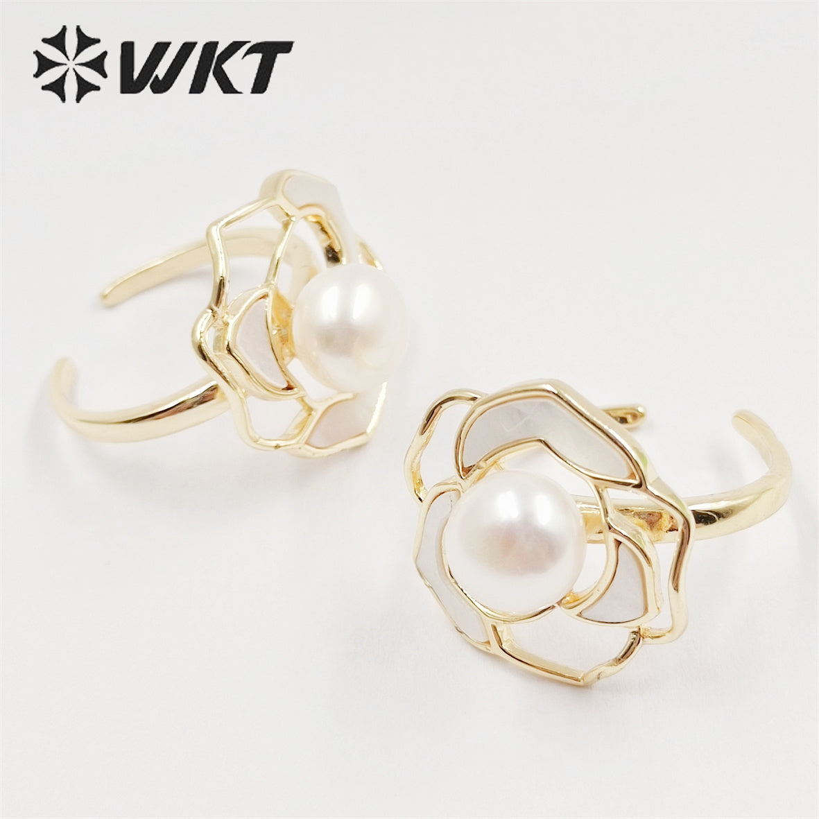 WT-MPR041 Wholesale New Fashion Rose Flower Pearl Ring Gorgeous MOP Shell Pearl Ring in 18k Real Gold Plated Jewelry Ring