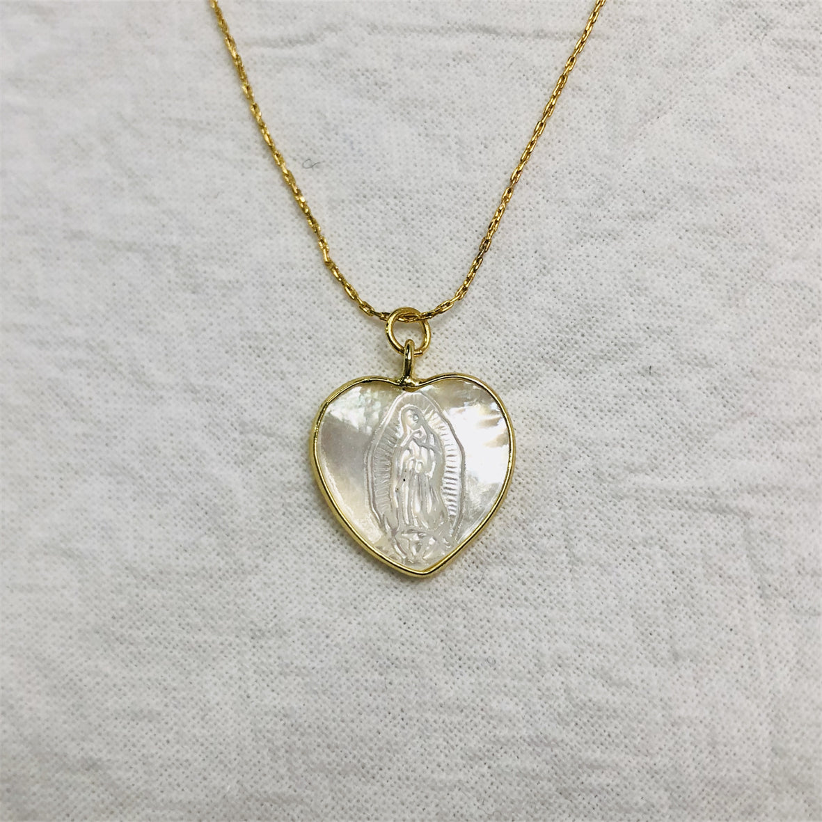WT-JN162 Virgin Mary Fashion Heart Shape Real Gold Seashell Necklace Christian Religious Necklace Marine Life Jewelry