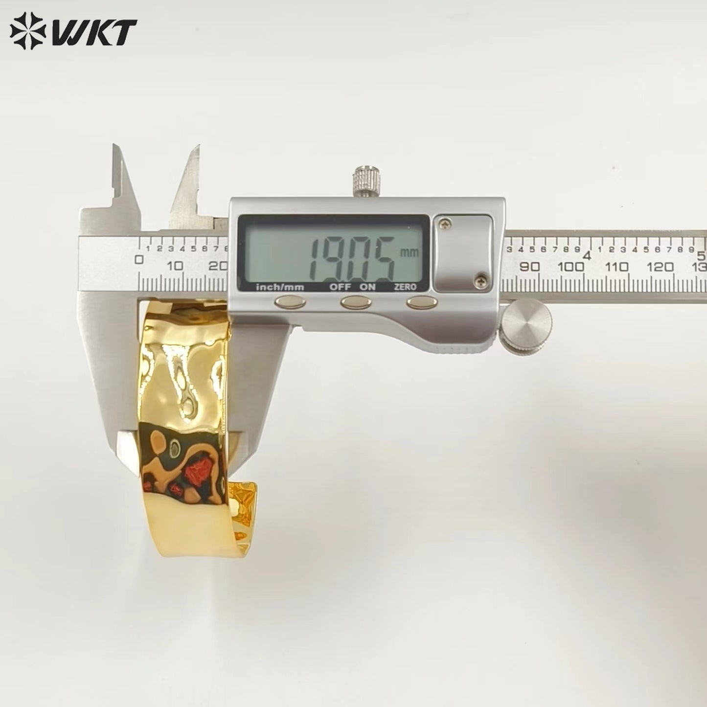 WT-B647 Newest Fashion Gold Plated Resist Tarnishable Wide Big Populared Yellow Brass Women Bangle in Adjustable