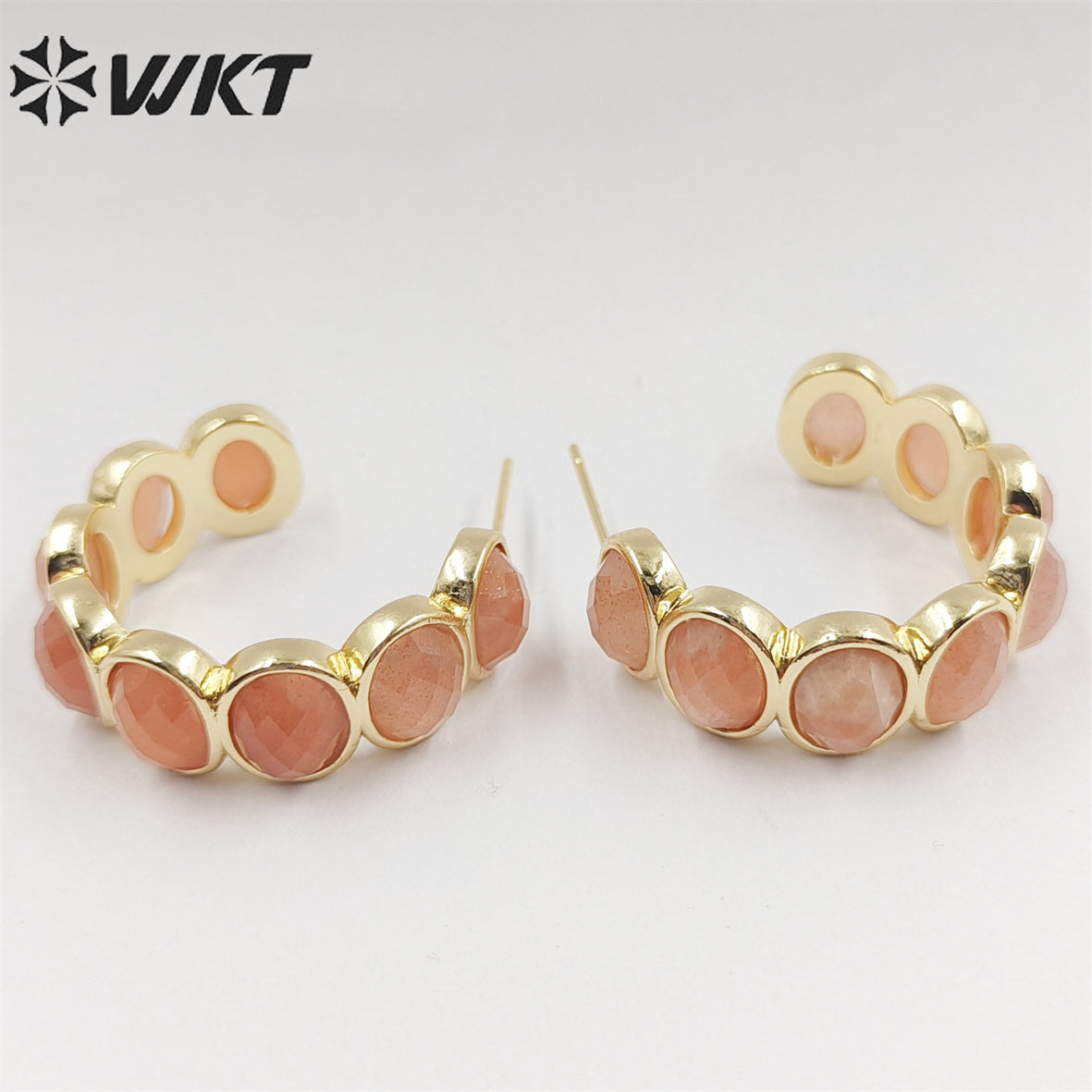 WT-E707 Amazing Fashion Women Natural Gemstone Setting Letter C Crescent Horn Earrings Lady Anniversary Earrings