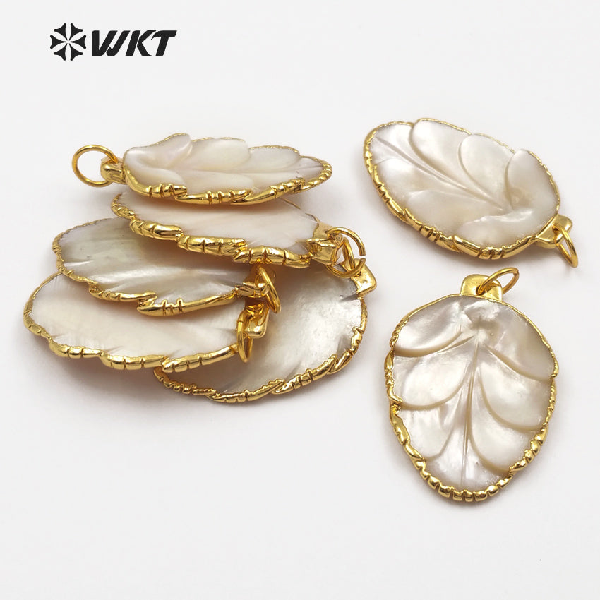 WT-JP059 Dainty Floral Shape Pendant Natural Vogue Petals With Gold Bezel Romantic Gift for Her Women Sea Shell Jewelry Pendant